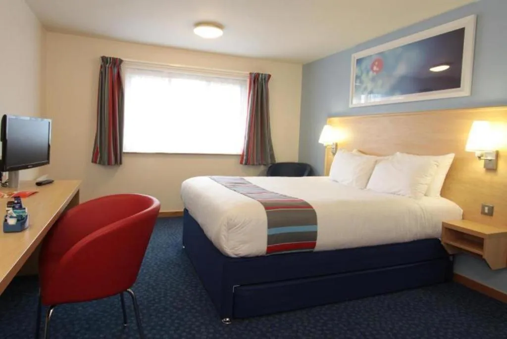 Bed in Travelodge Birmingham Central Broadway Plaza