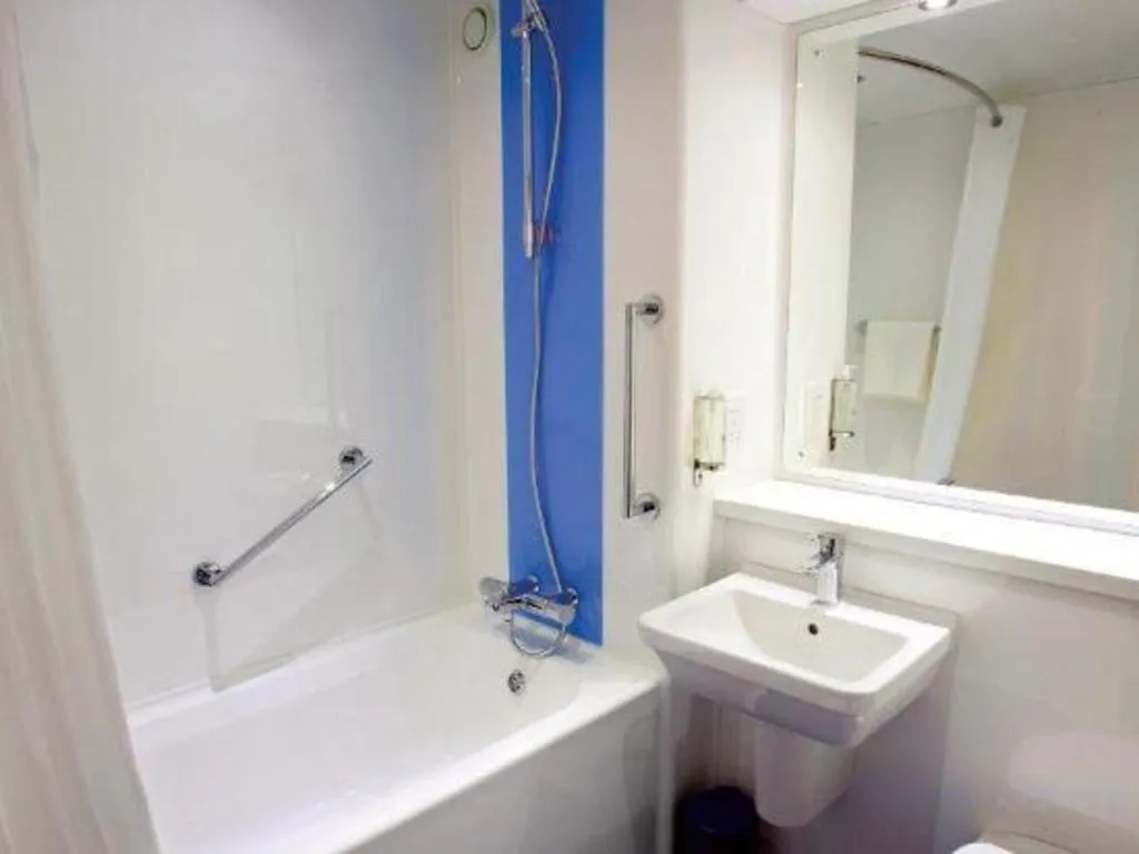 Travelodge Newcastle Whitemare Pool