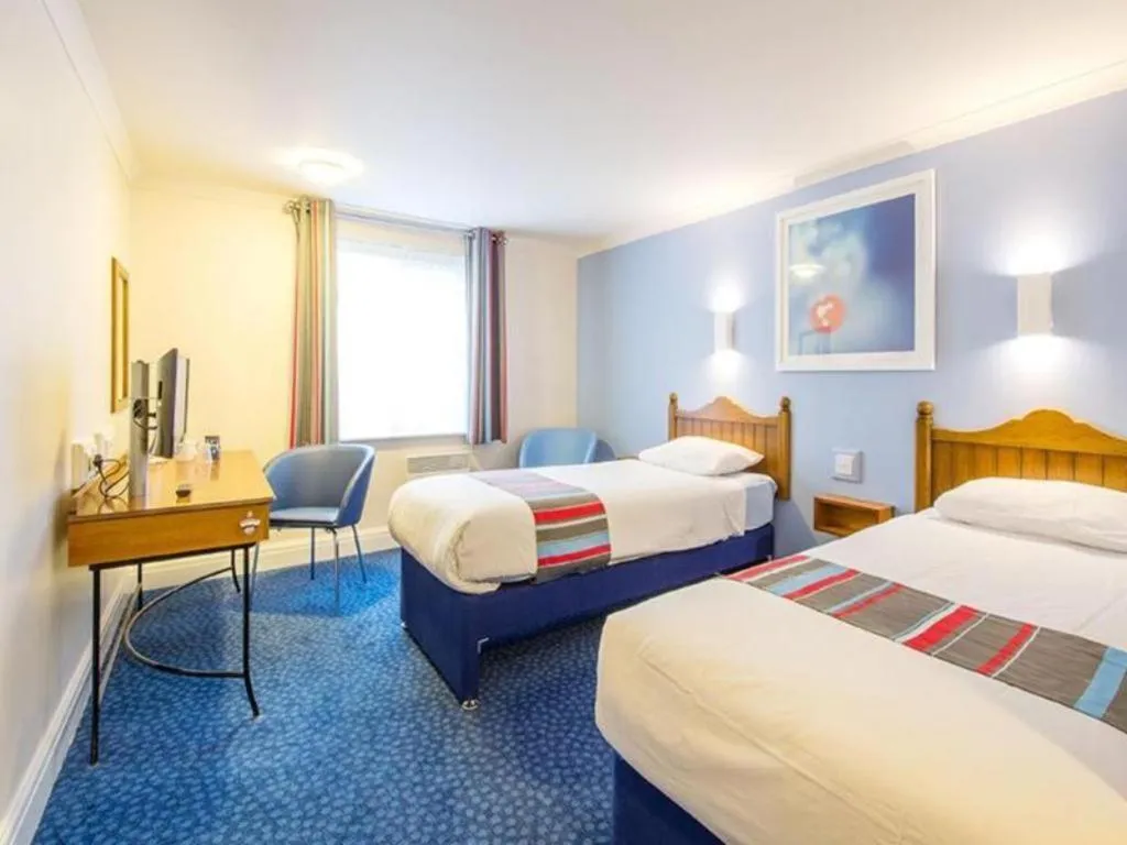 Bed in Travelodge Perth A9