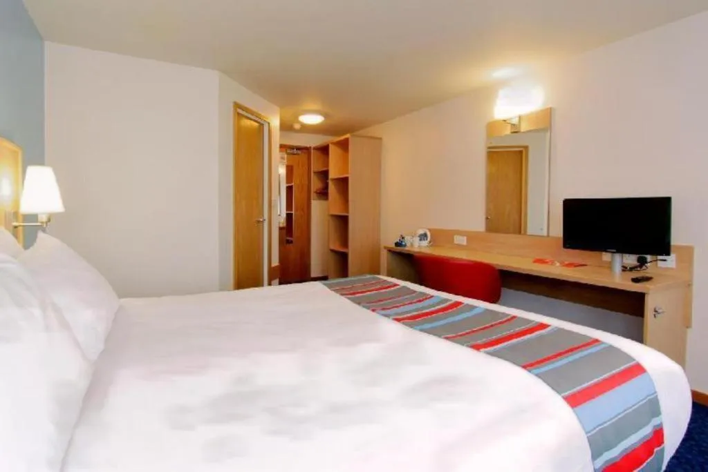 Bed in Travelodge St Austell