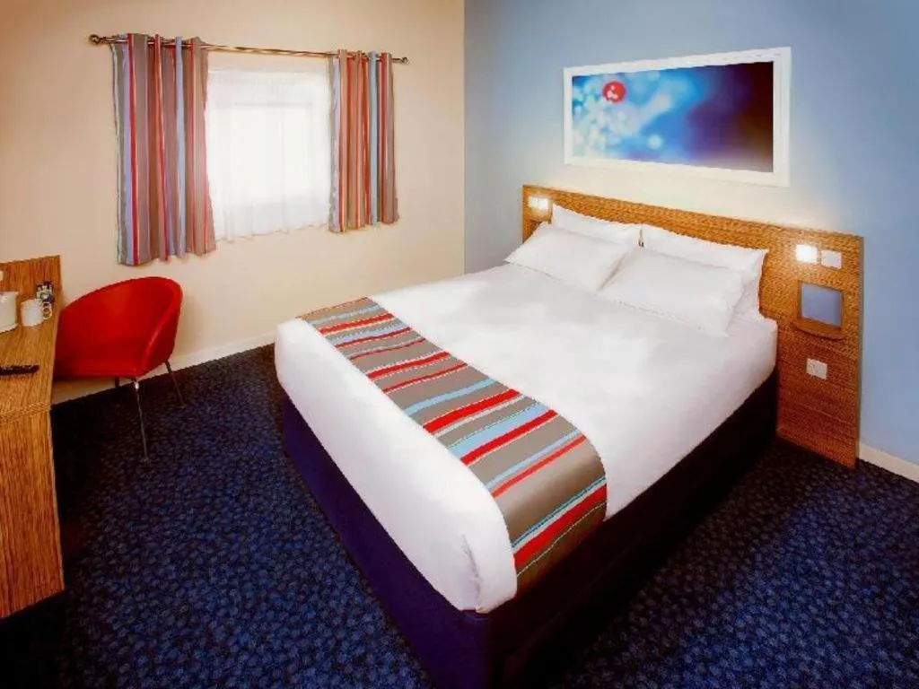 Bed in Travelodge Saltash