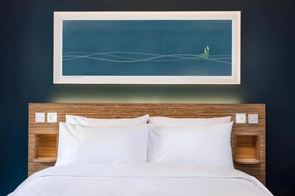 Bed in Travelodge Bristol Severn View M48