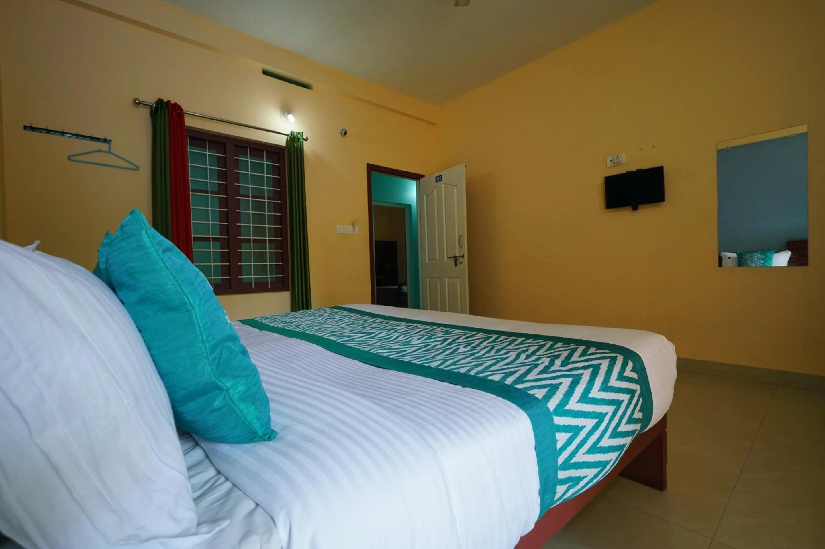 Facade/entrance, Bed in Hotel O Greenland