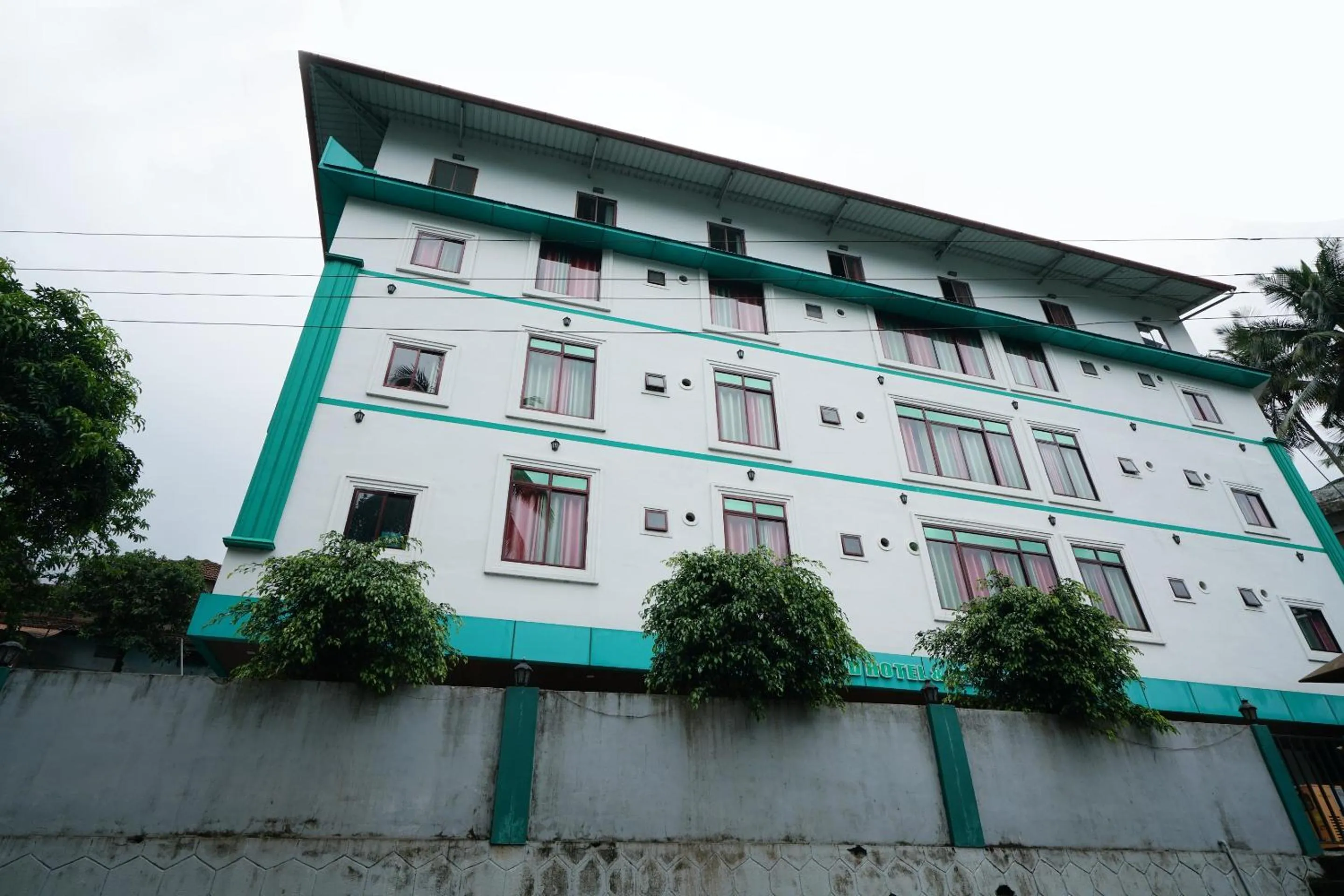 Facade/entrance in Hotel O Greenland