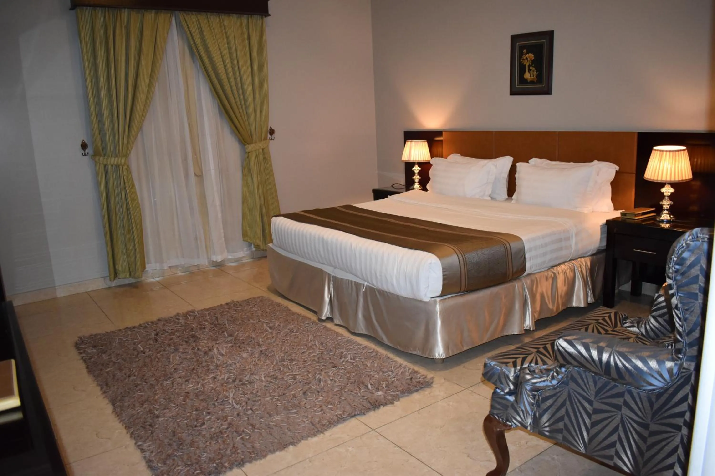 Bedroom, Bed in One to One