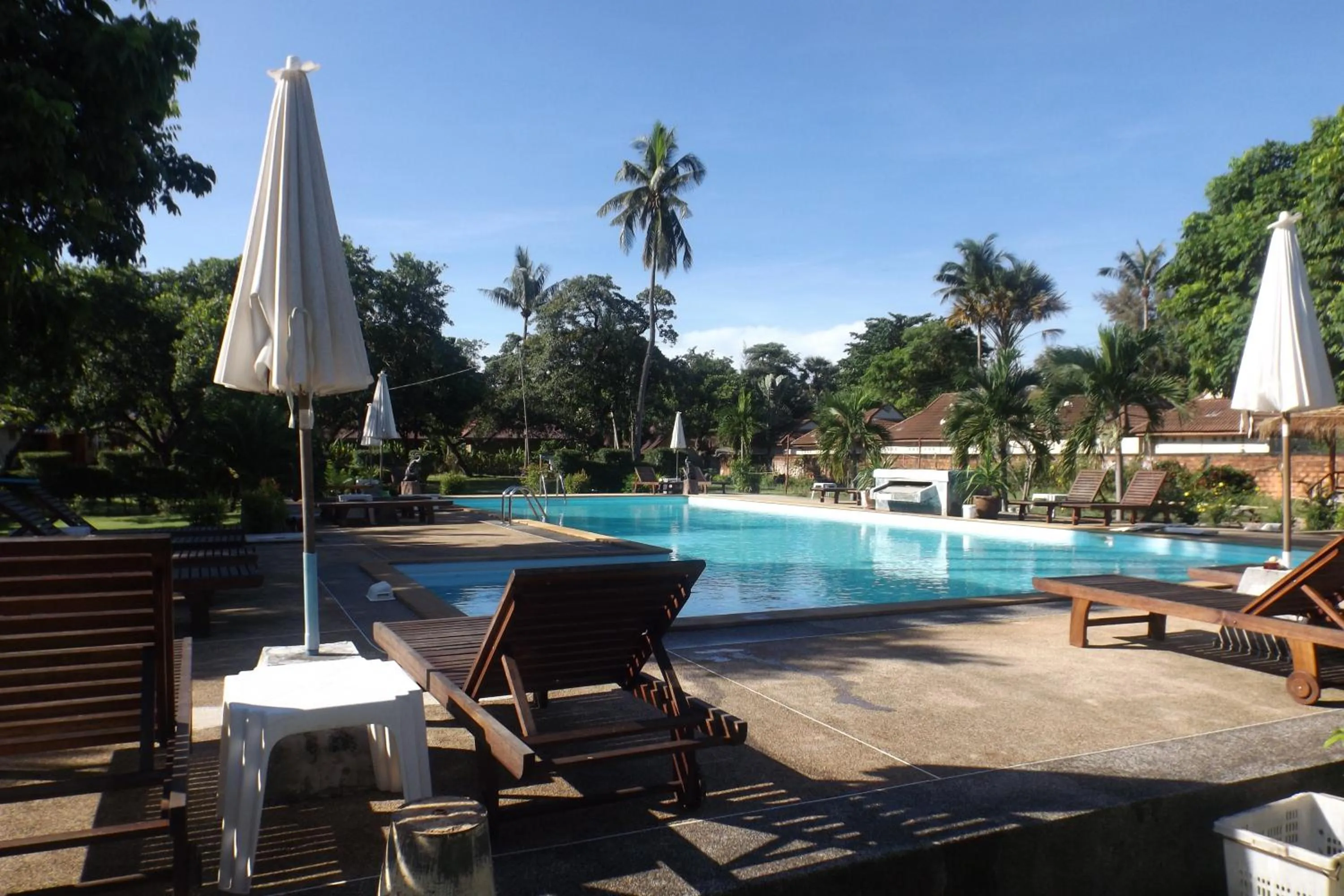 Swimming pool in Lanta Long Beach Hostel
