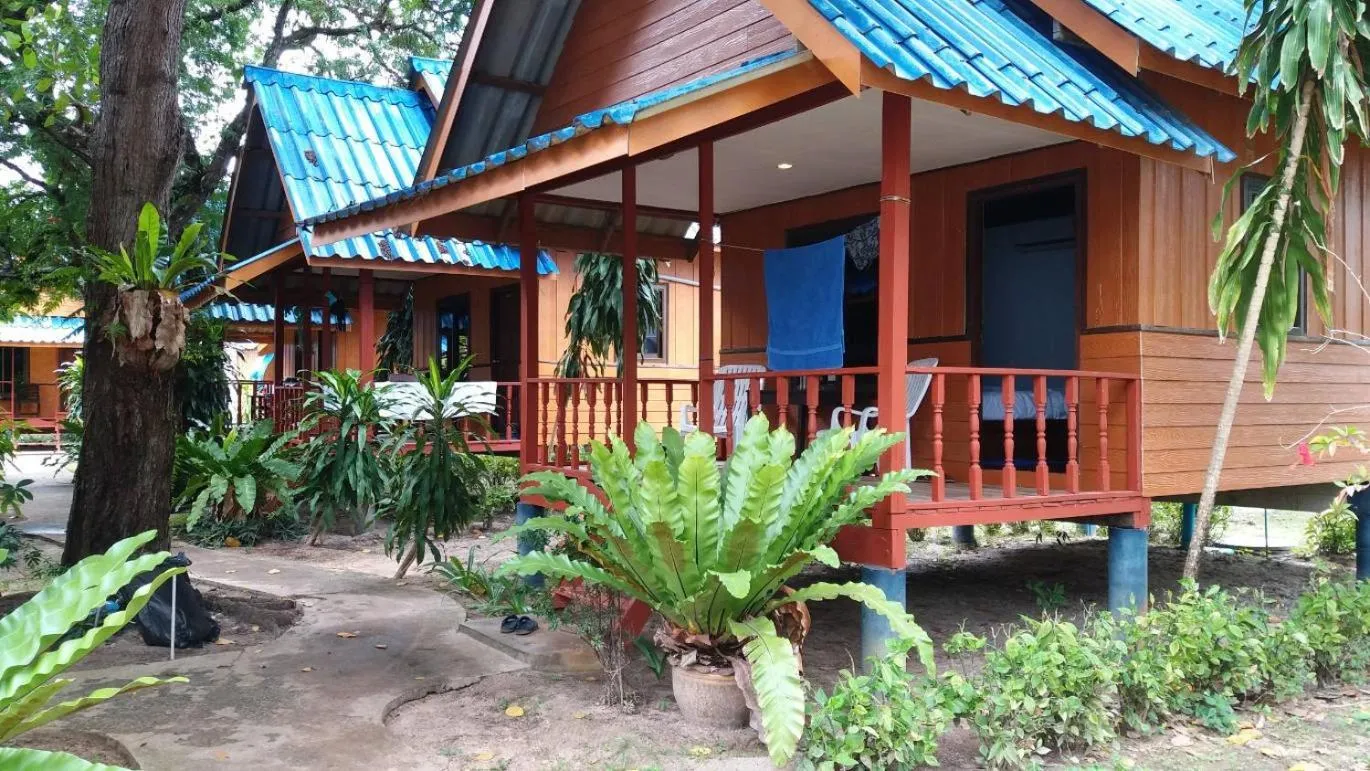 Lanta Long Beach Hostel