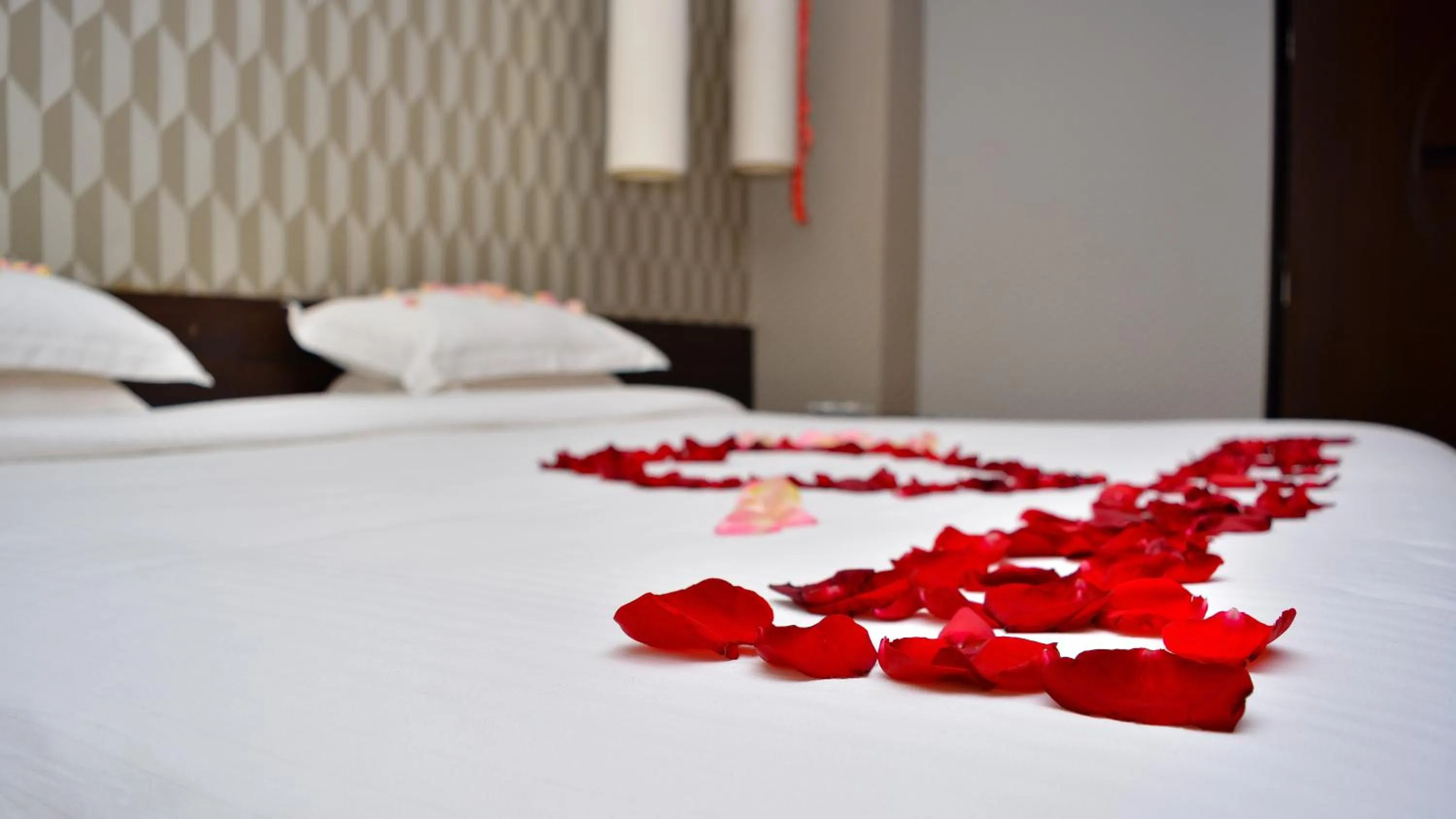 Bedroom, Bed in Bliss Resort