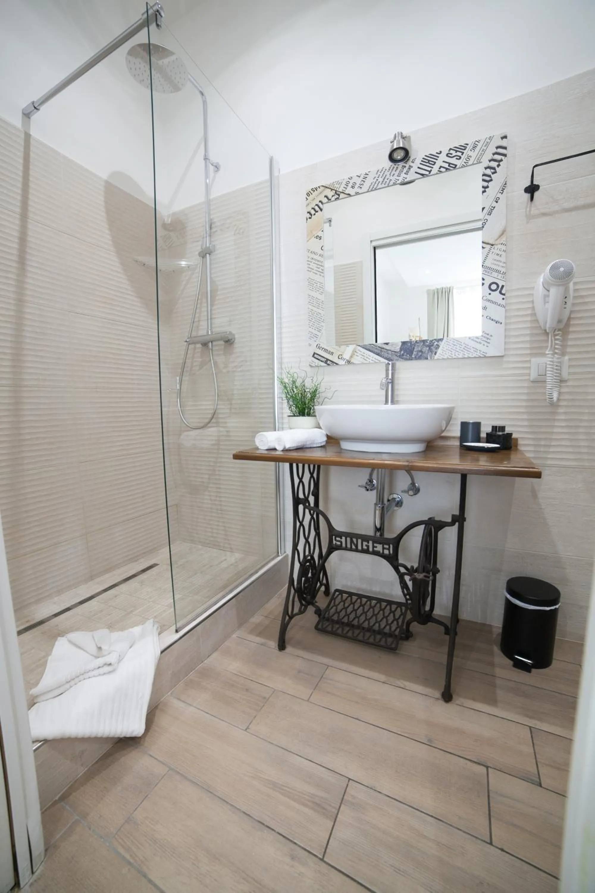 Shower in Maison Coquette