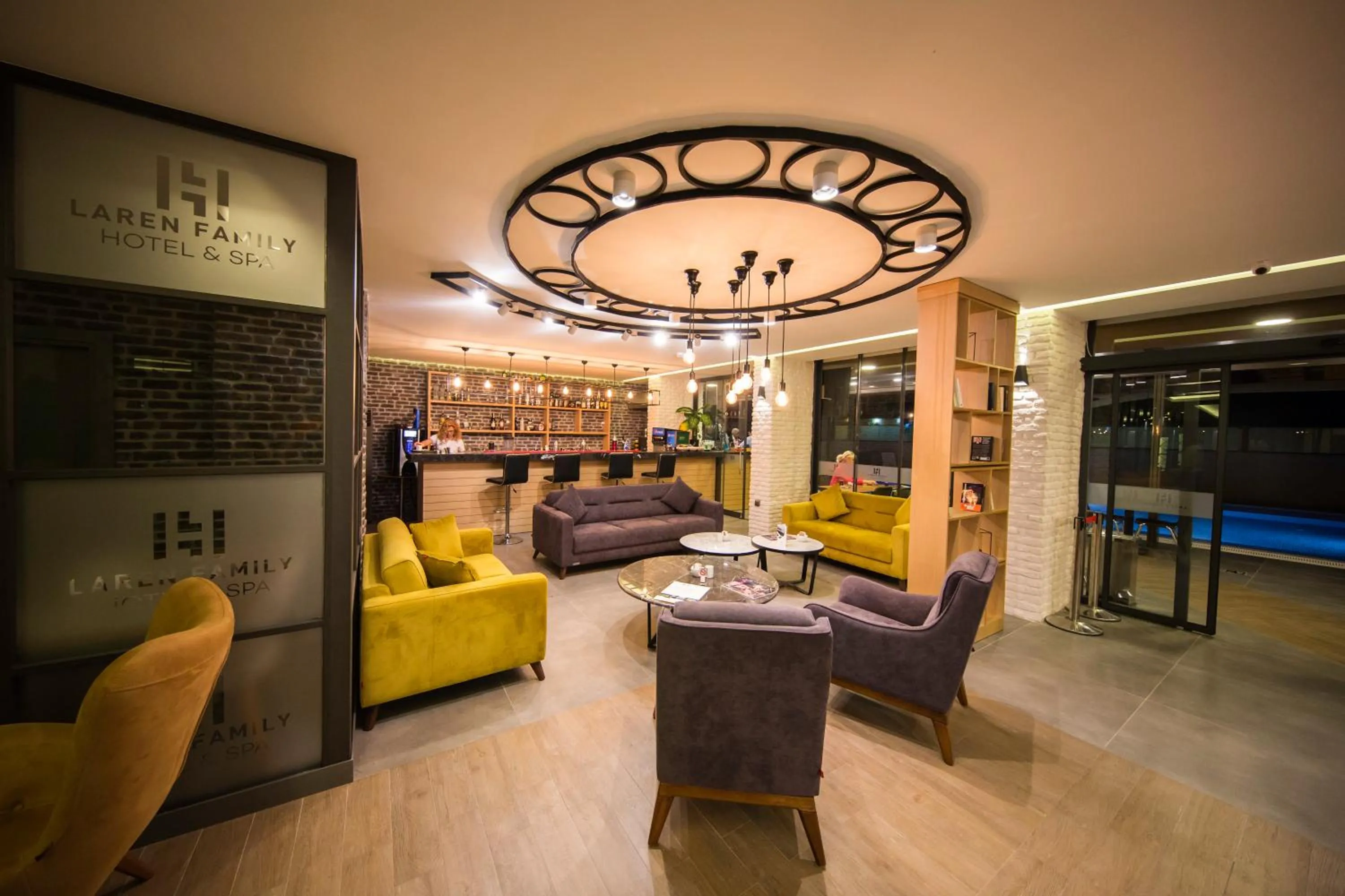 Library in Laren Family Hotel & Spa - Boutique Class