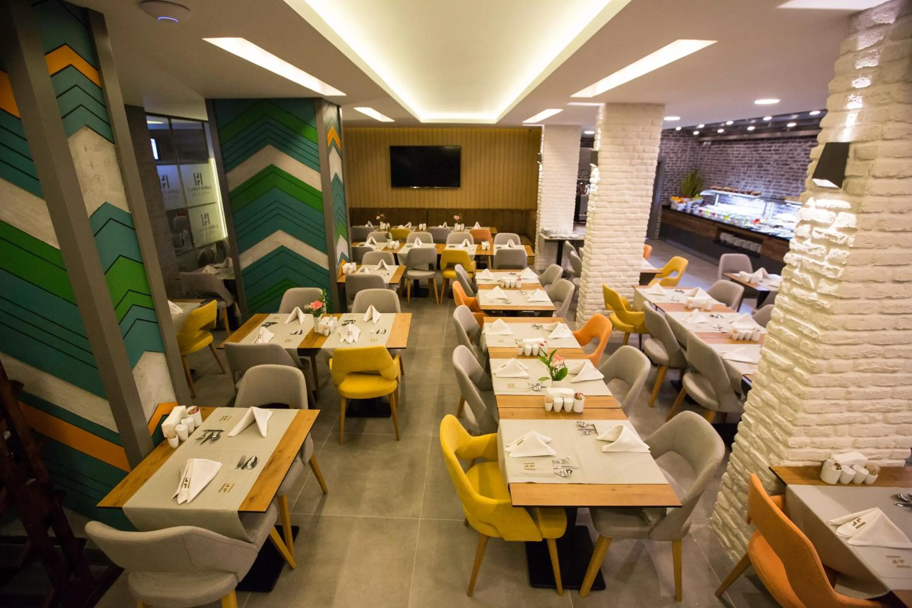 Restaurant/places to eat in Laren Family Hotel & Spa - Boutique Class