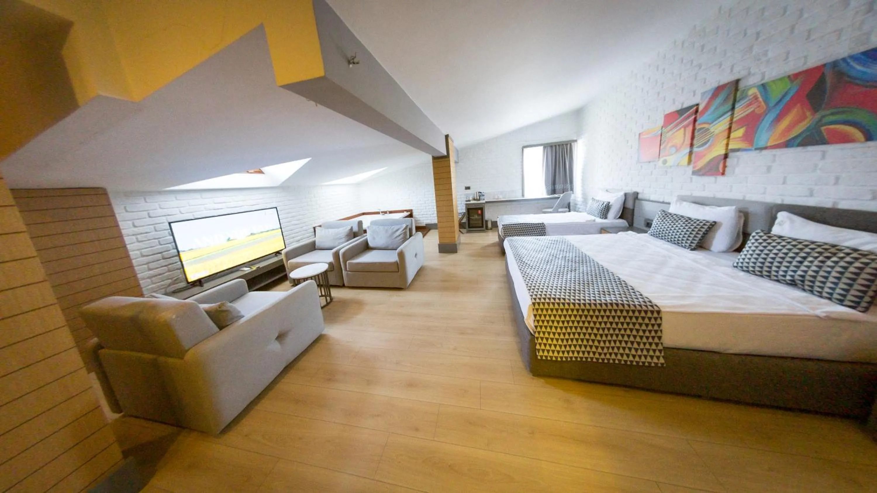 Hot Tub, Bed in Laren Family Hotel & Spa - Boutique Class