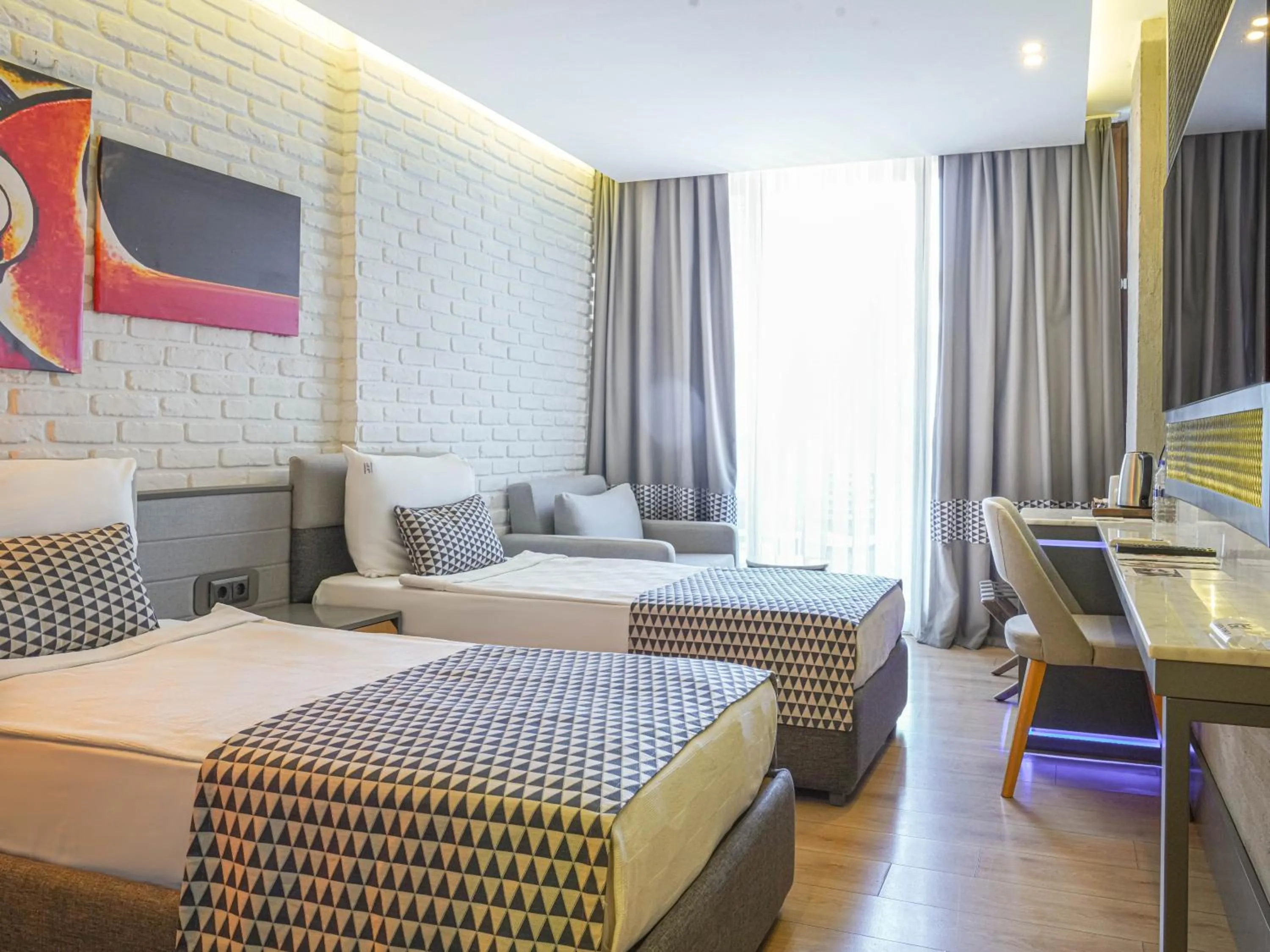 TV and multimedia, Bed in Laren Family Hotel & Spa - Boutique Class