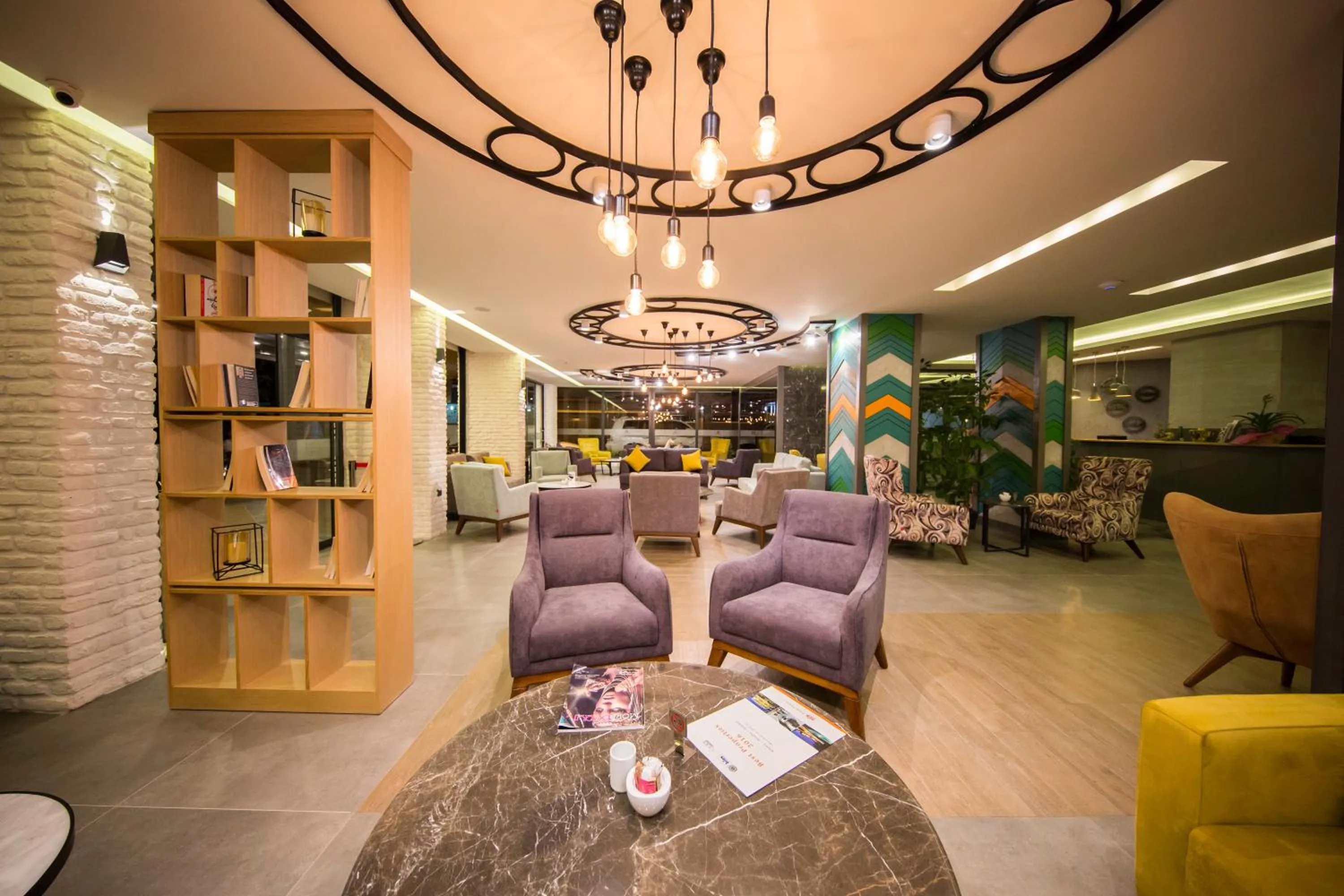 Library in Laren Family Hotel & Spa - Boutique Class
