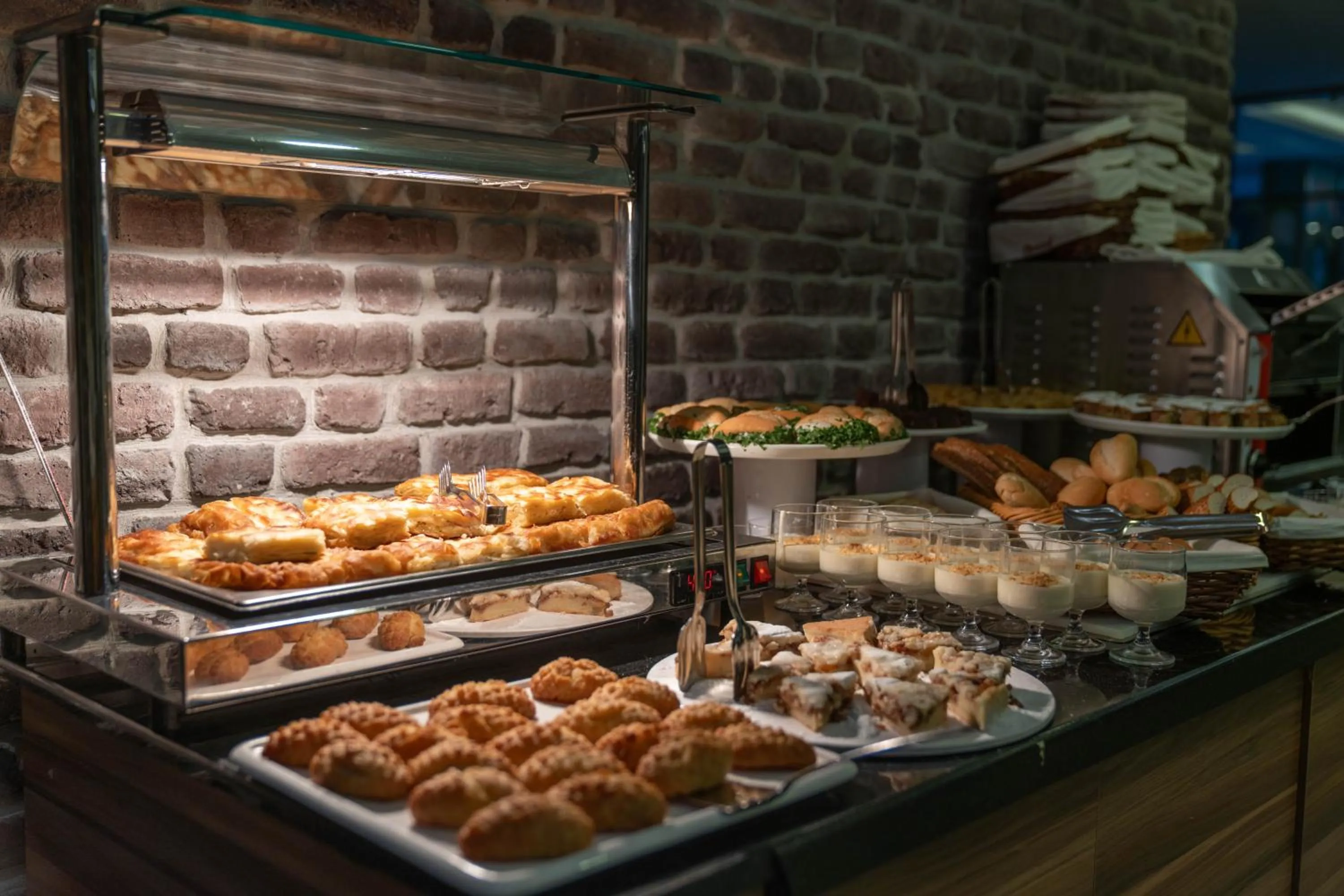 Restaurant/places to eat in Laren Family Hotel & Spa - Boutique Class