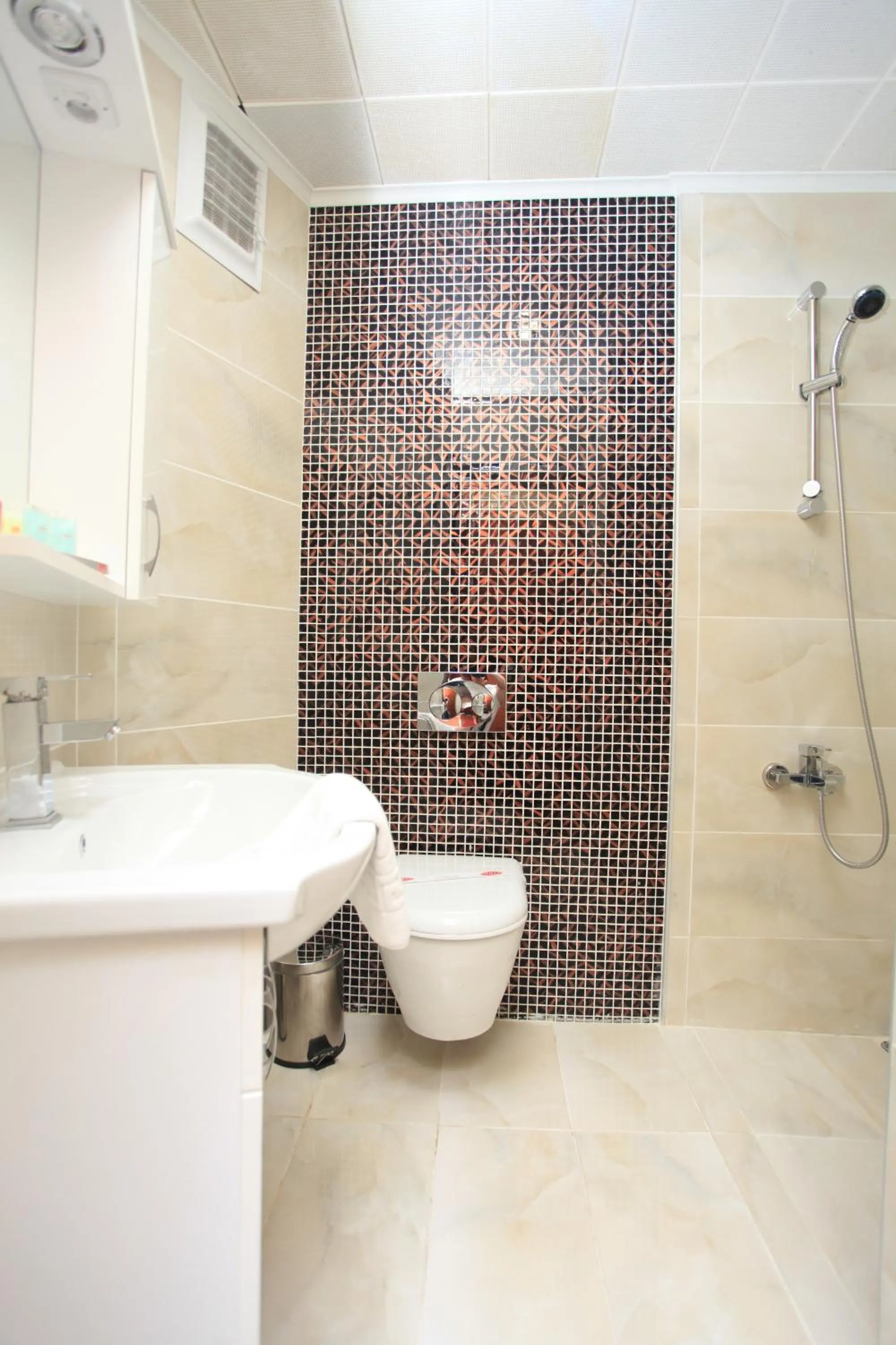 Bathroom in Turvan Hotel