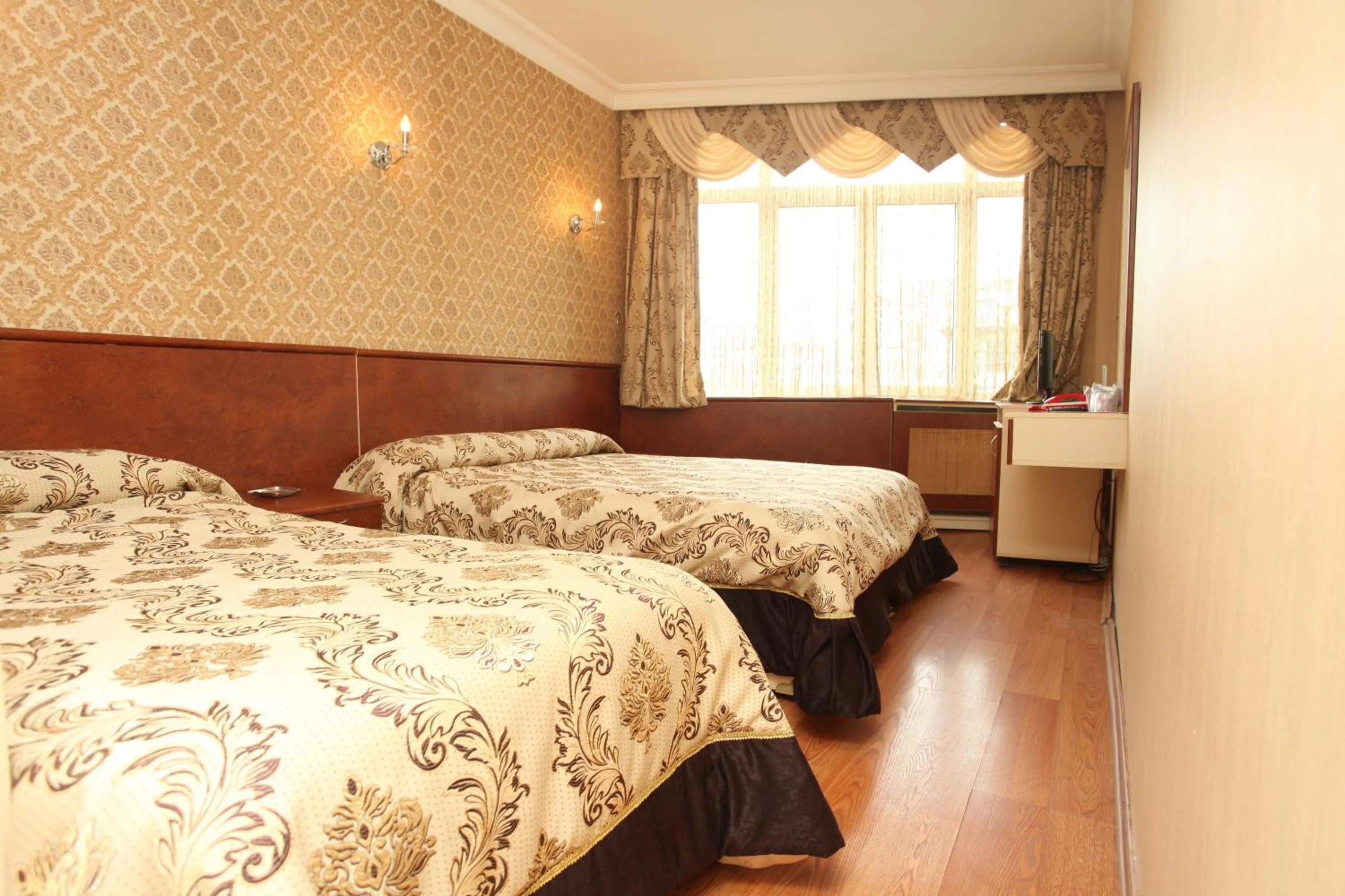 Photo of the whole room in Turvan Hotel