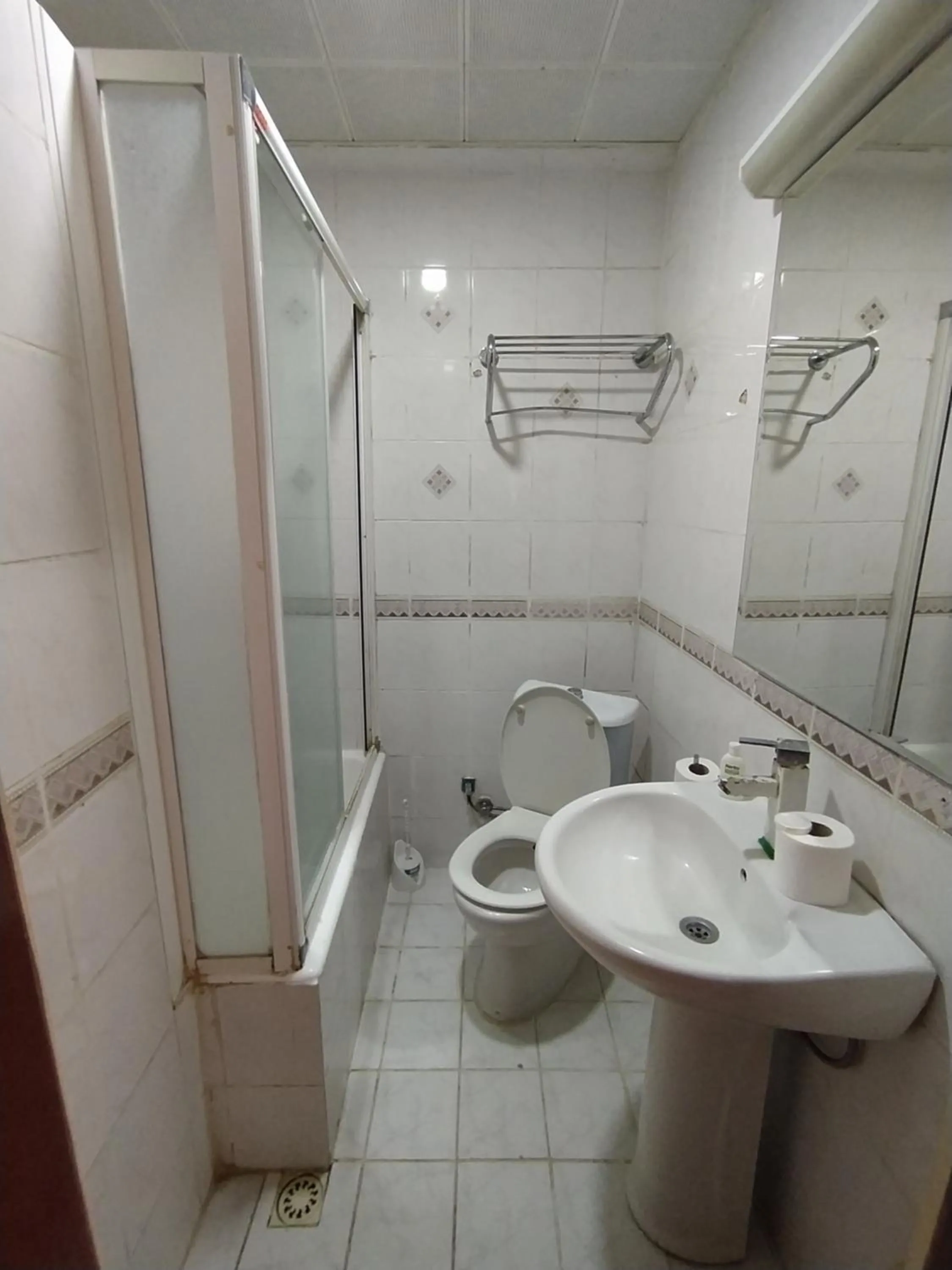 Bathroom in Turvan Hotel