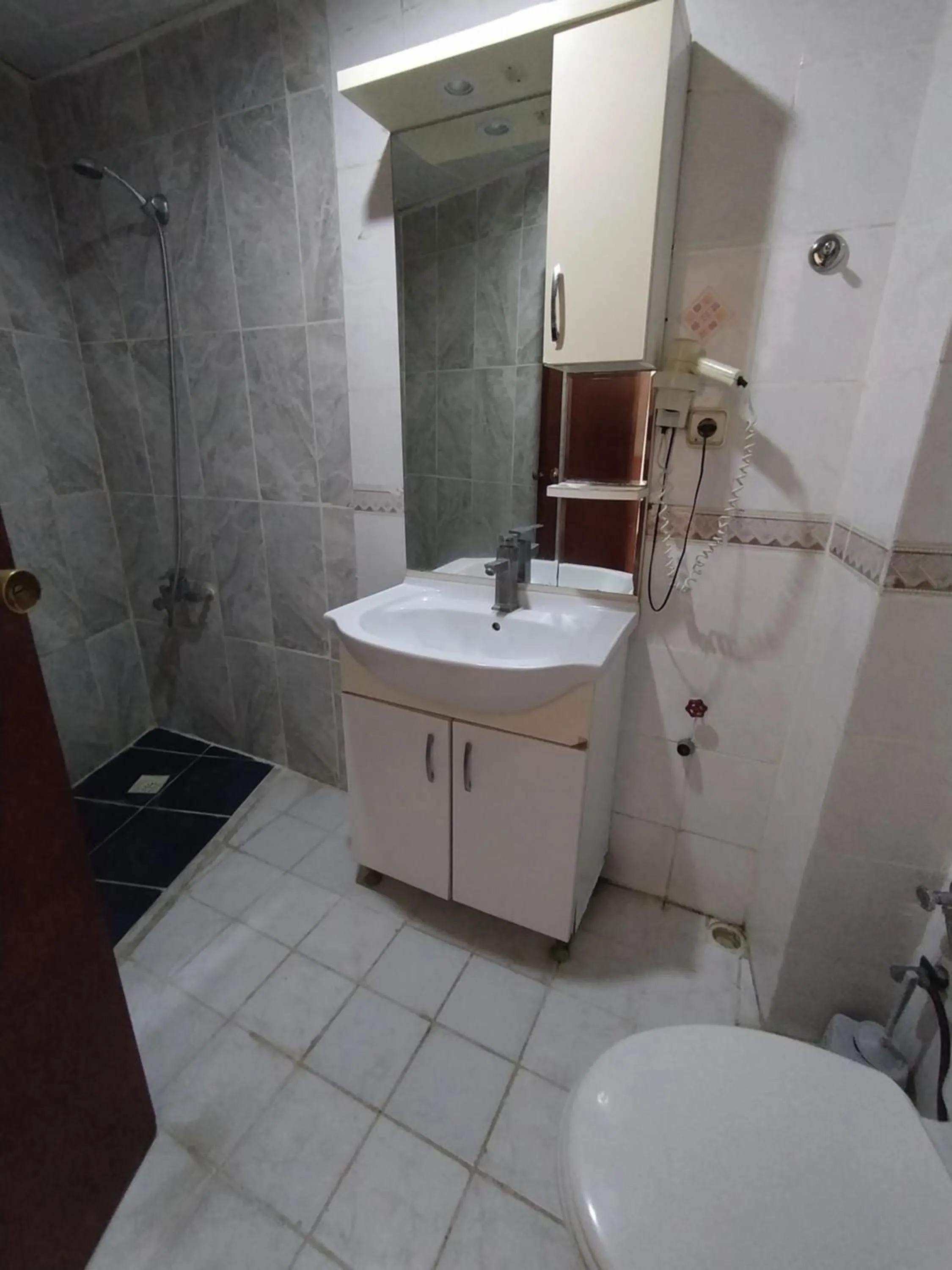 Bathroom in Turvan Hotel