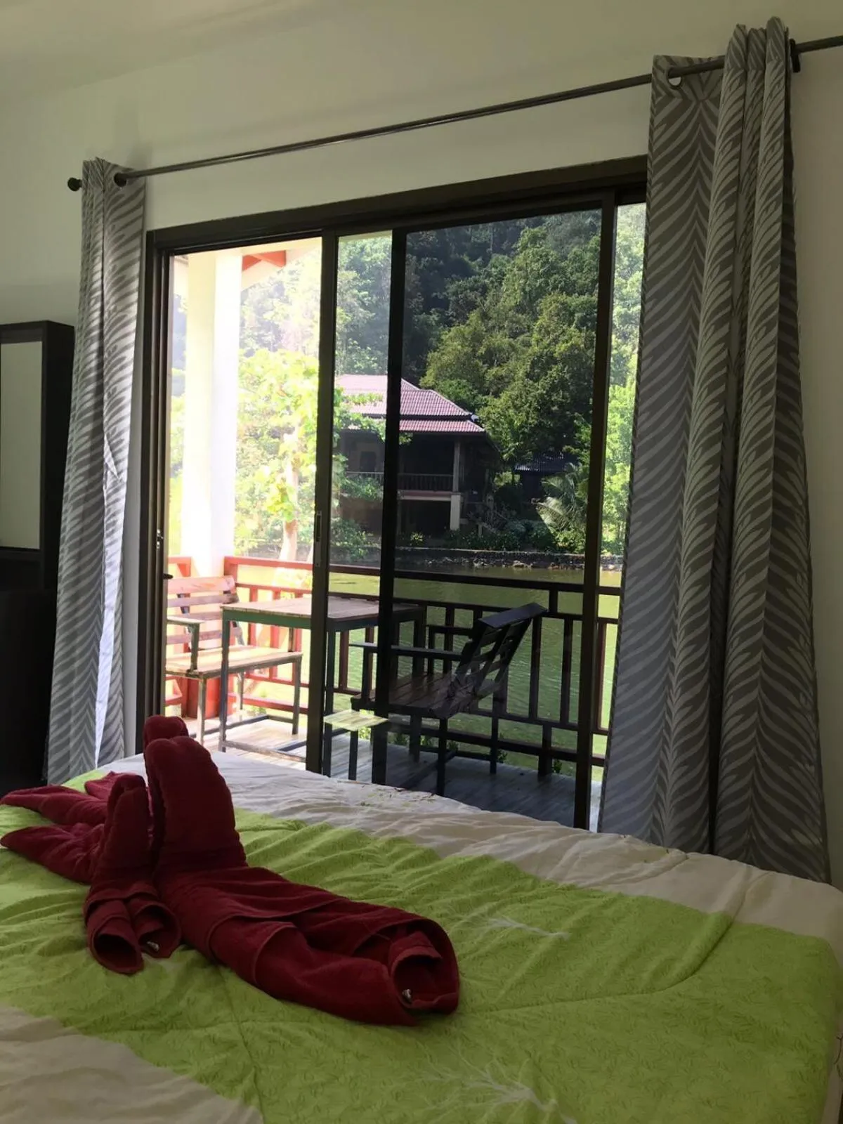 Balcony/Terrace, Bed in Yuyu Golden Beach