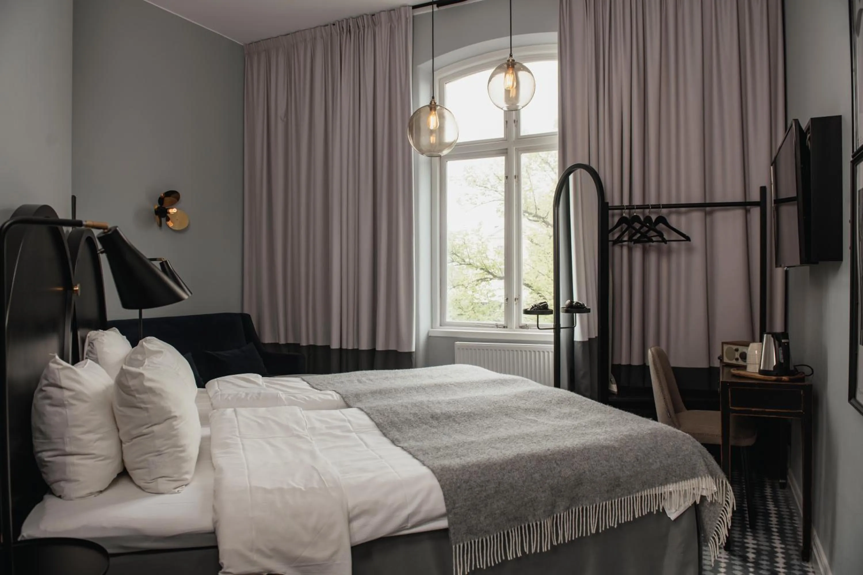 Property building, Bed in Home Hotel Borgen