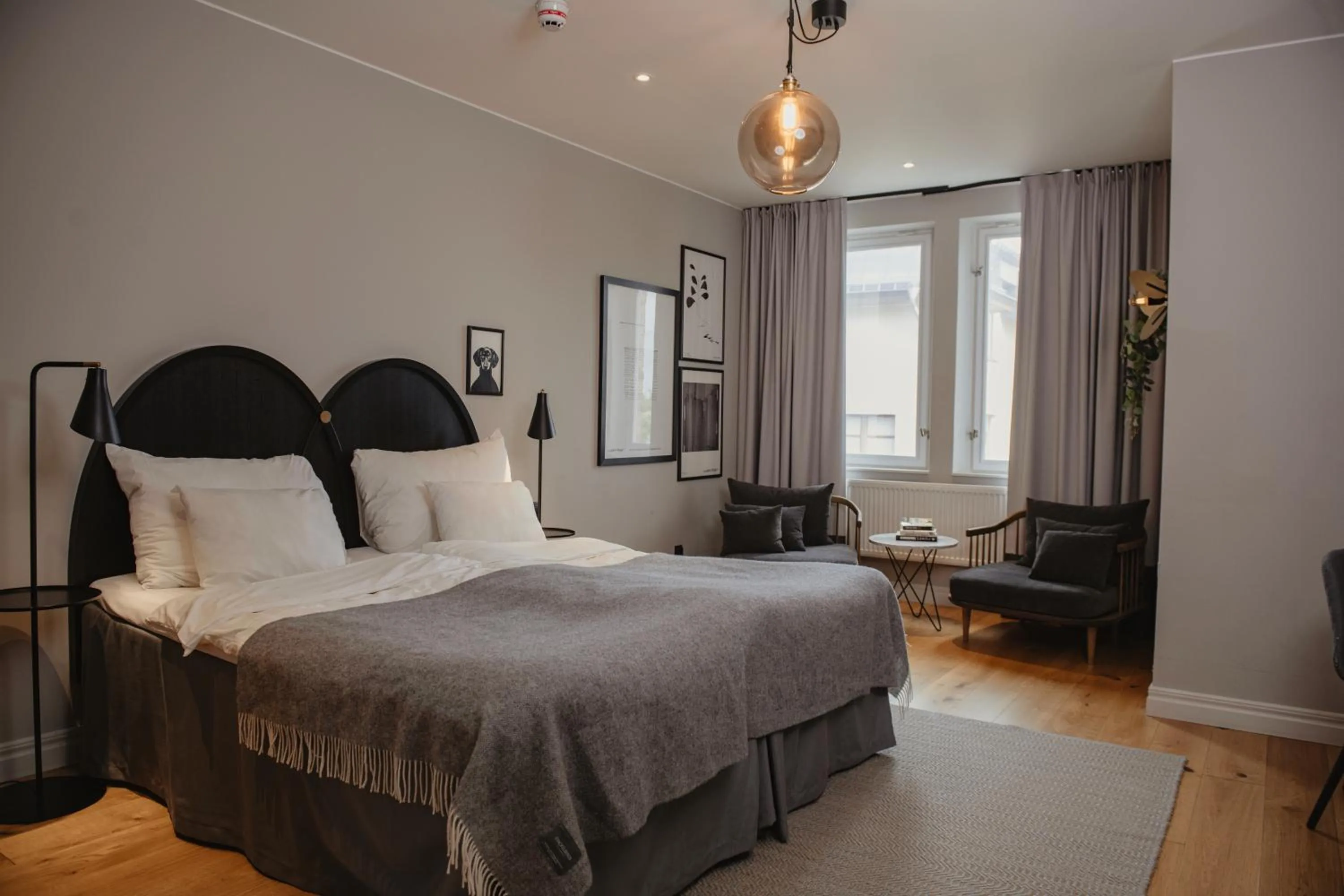 Property building, Bed in Home Hotel Borgen