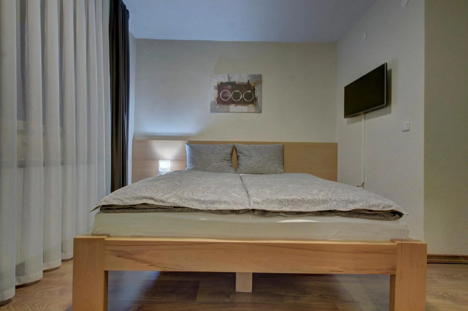 Bed in Tihe Noci Motel