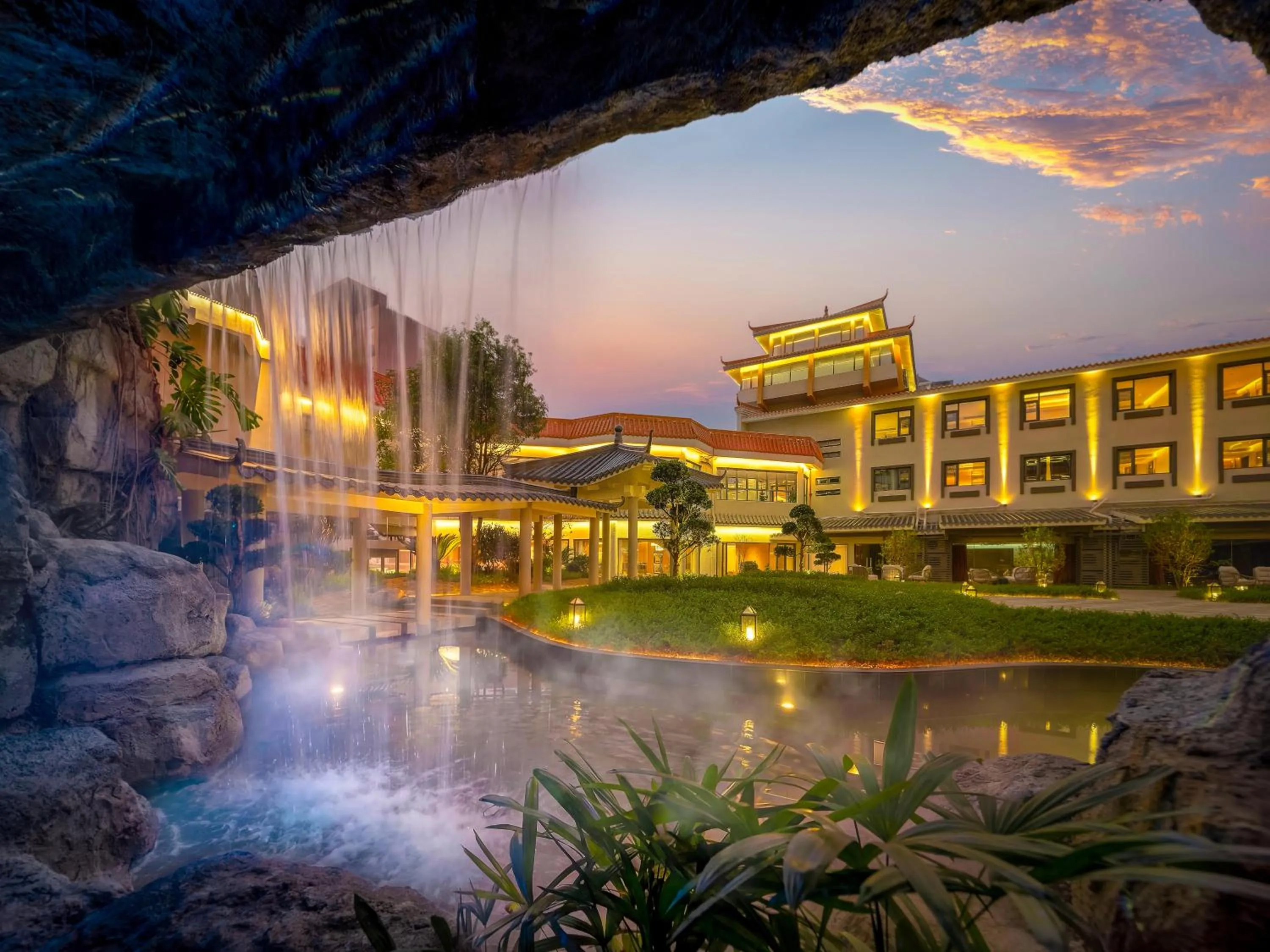 Inner courtyard view in Holiday Inn Guilin Qixing by IHG