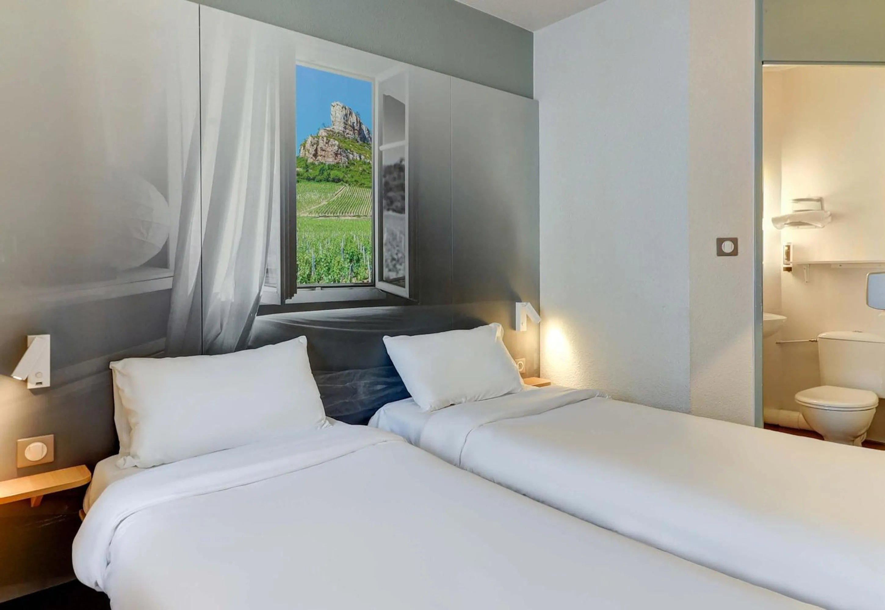 Bedroom, Bed in B&B HOTEL Chalon-Sur-Saone Sud