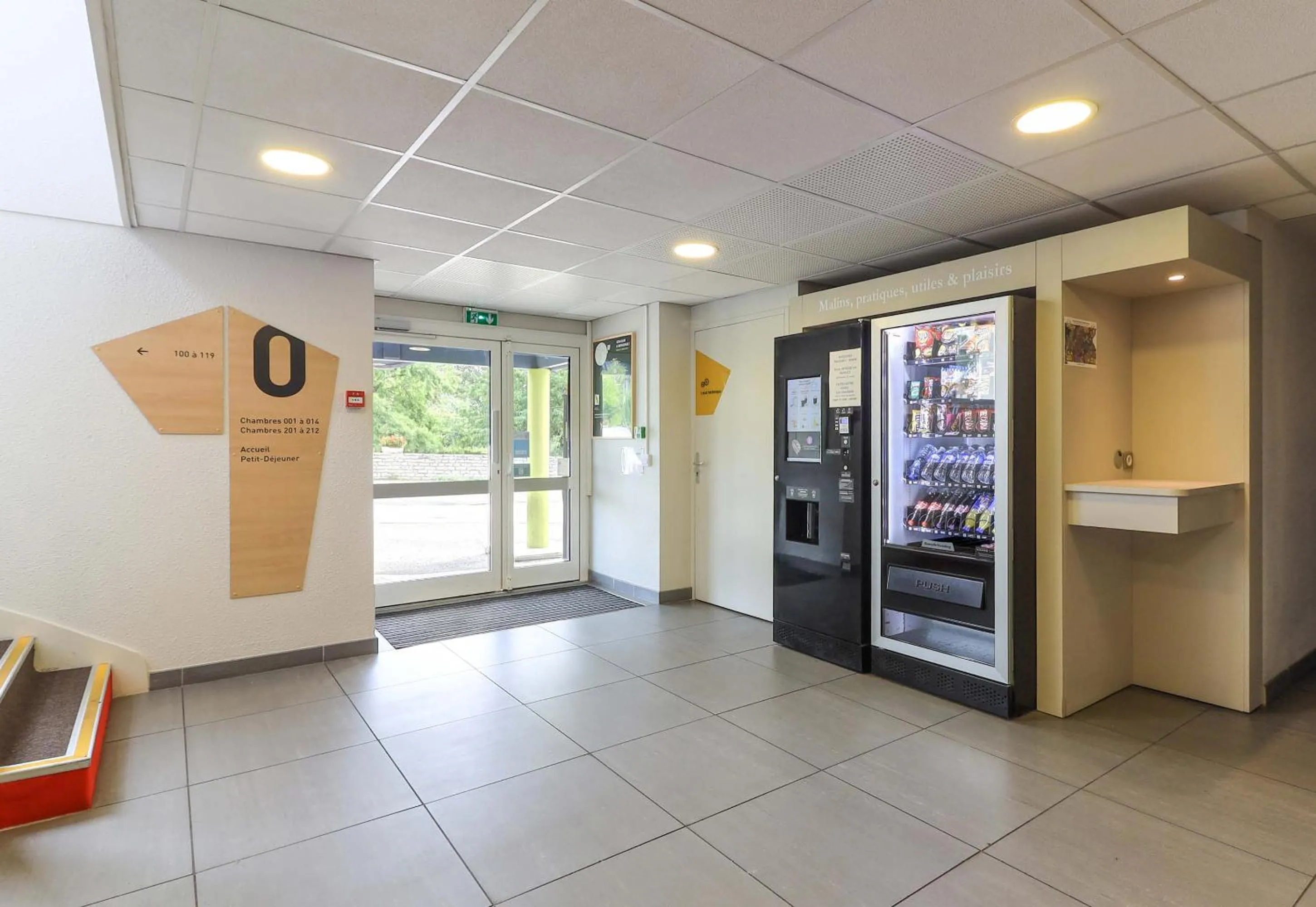 vending machine in B&B HOTEL Chalon-Sur-Saone Sud