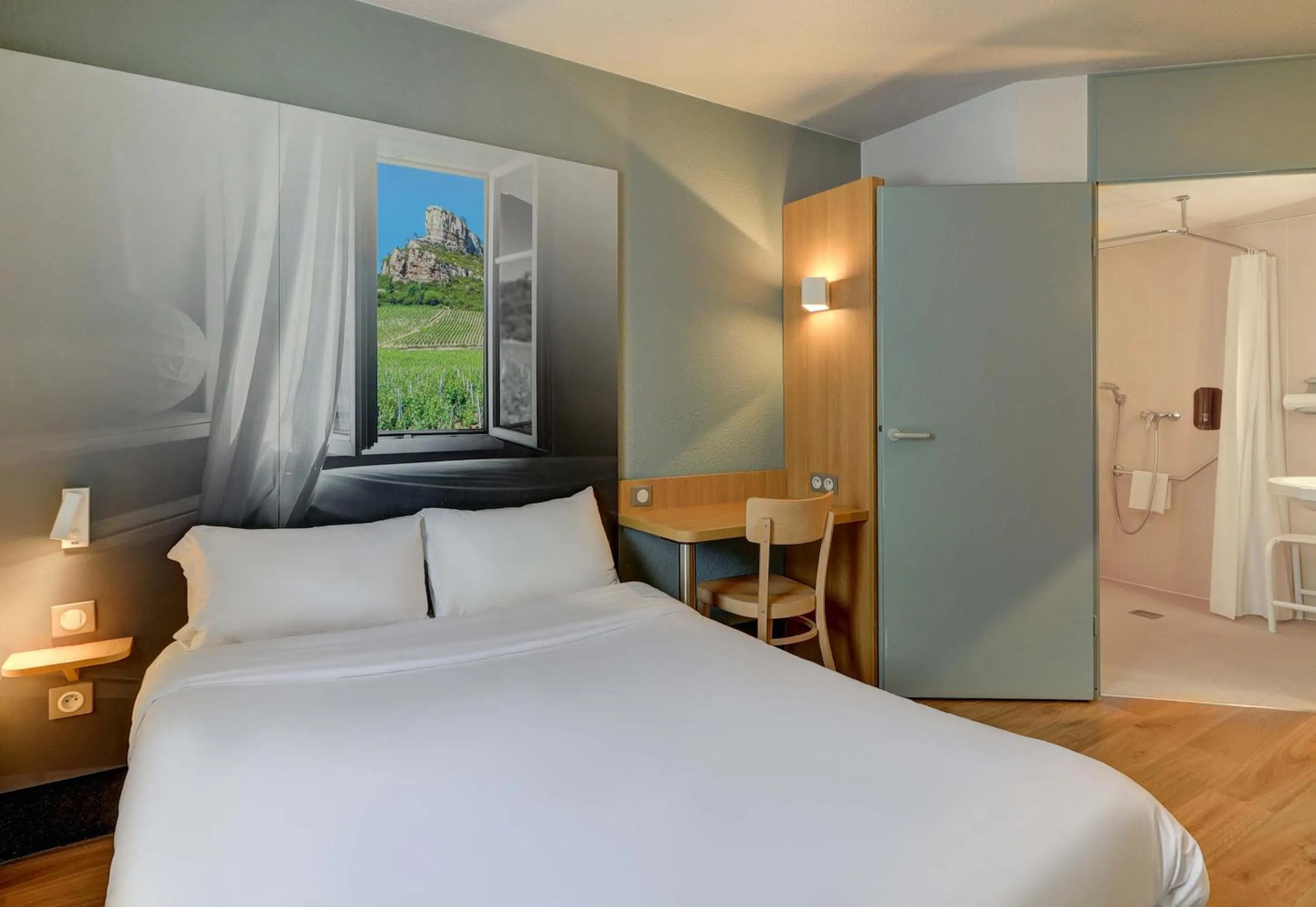 Bedroom, Bed in B&B HOTEL Chalon-Sur-Saone Sud
