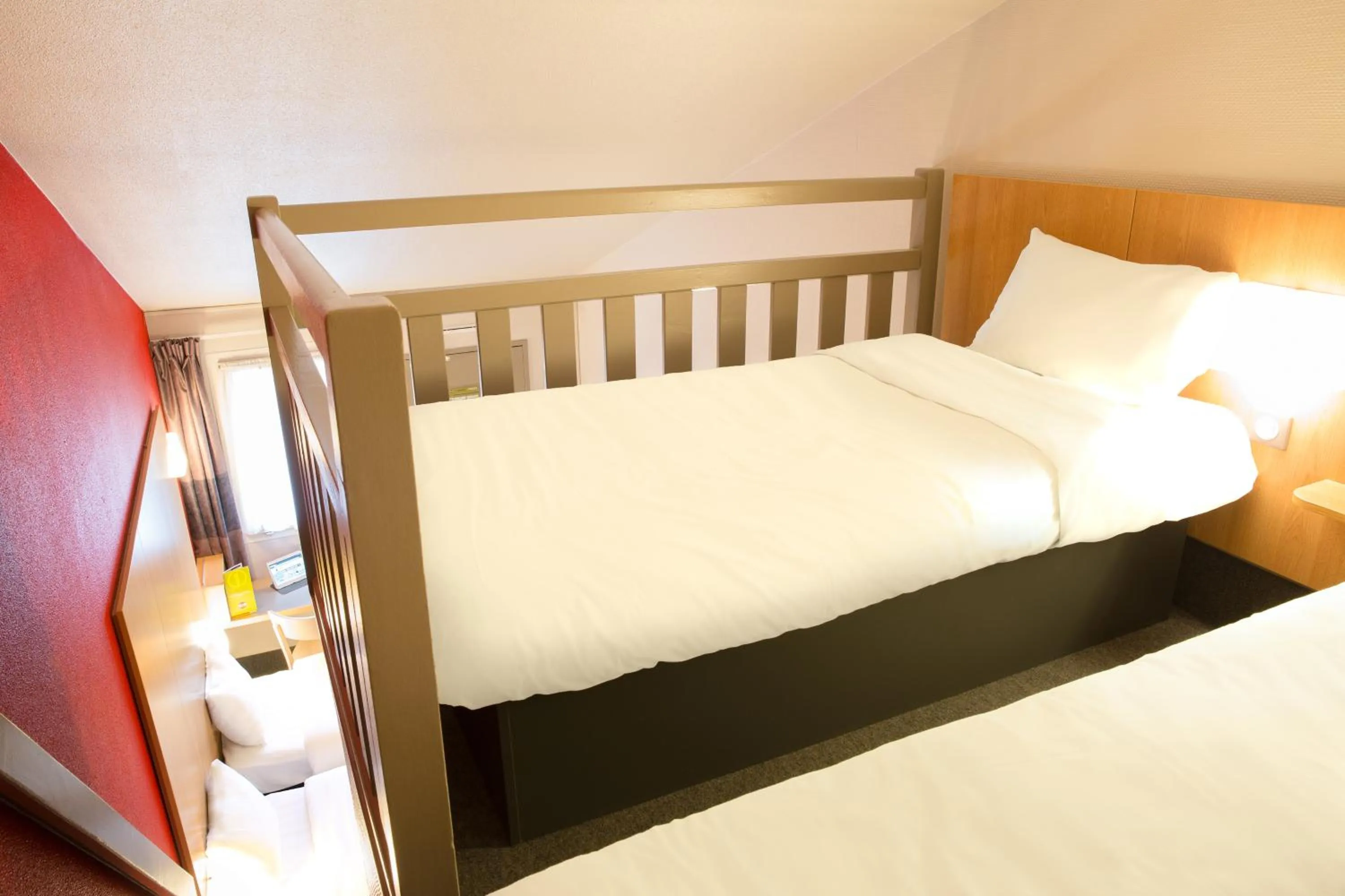 Bedroom, Bed in B&B HOTEL Montpellier 2