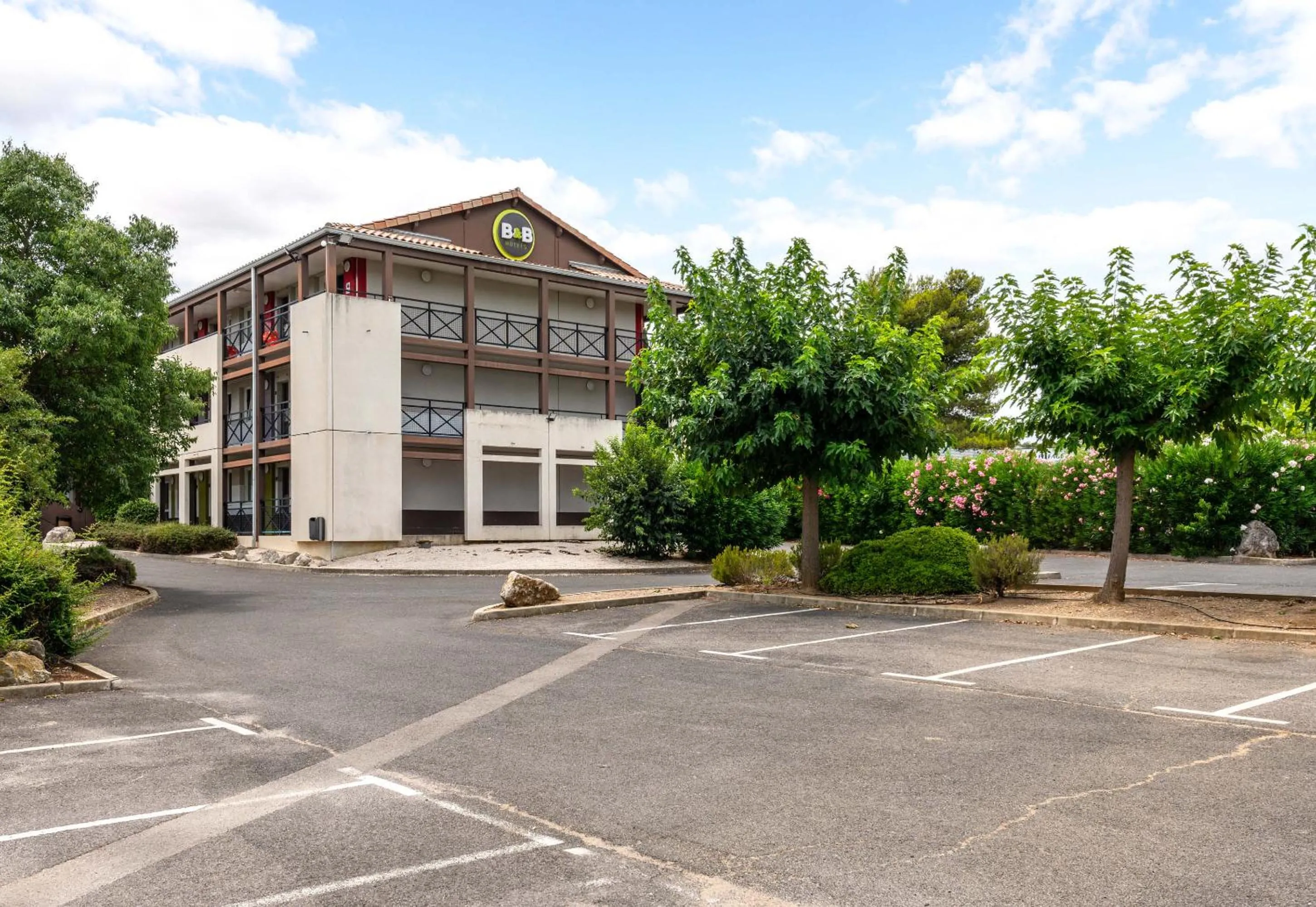 Property building in B&B HOTEL Montpellier 2