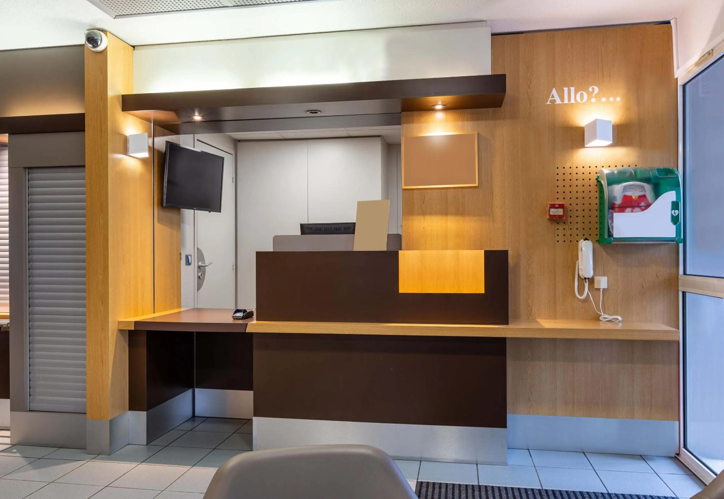 Lobby or reception in B&B HOTEL CHARTRES Le Forum