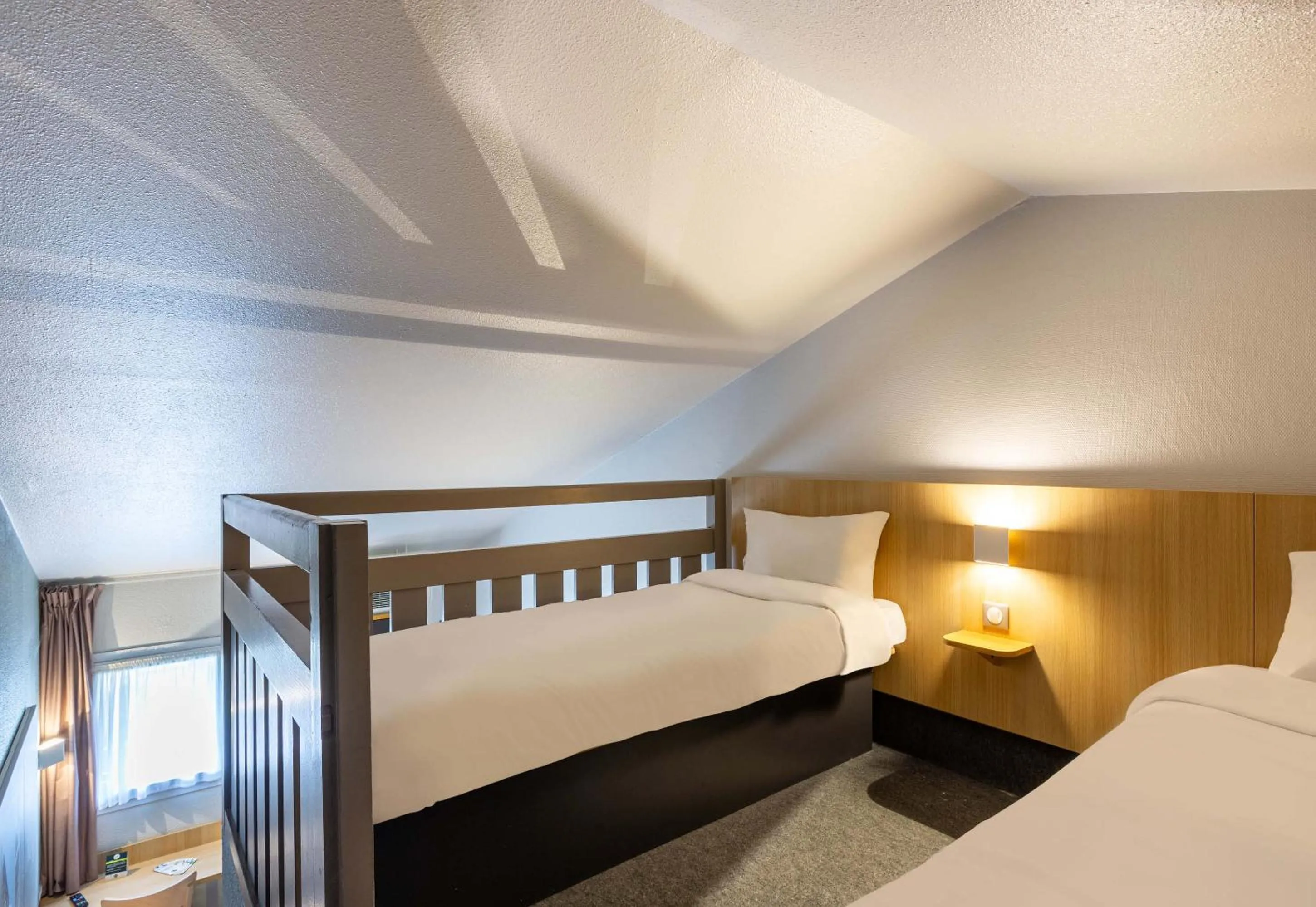 Bed in B&B HOTEL CHARTRES Le Forum