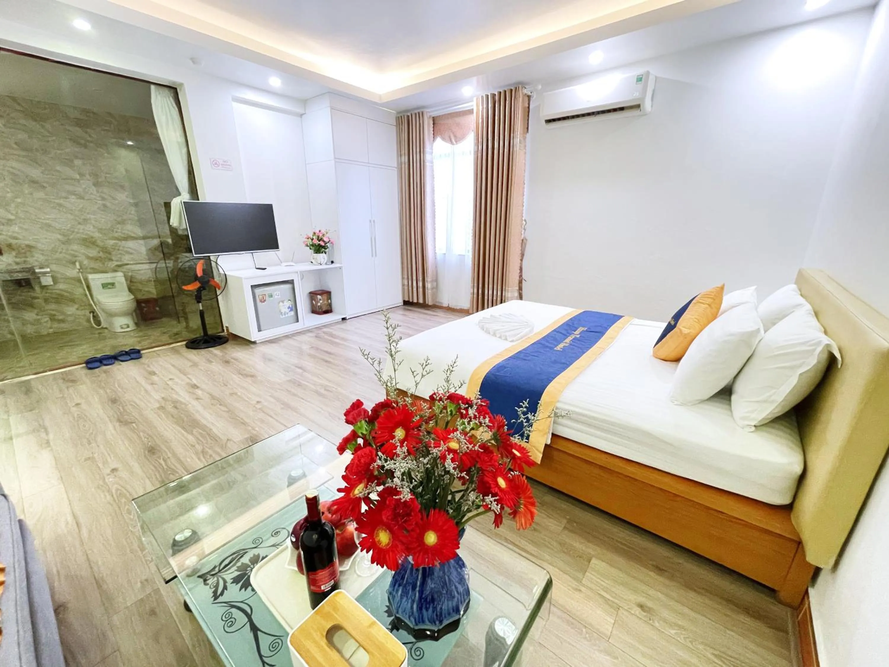 Photo of the whole room, Bed in HAAP Transit Hotel