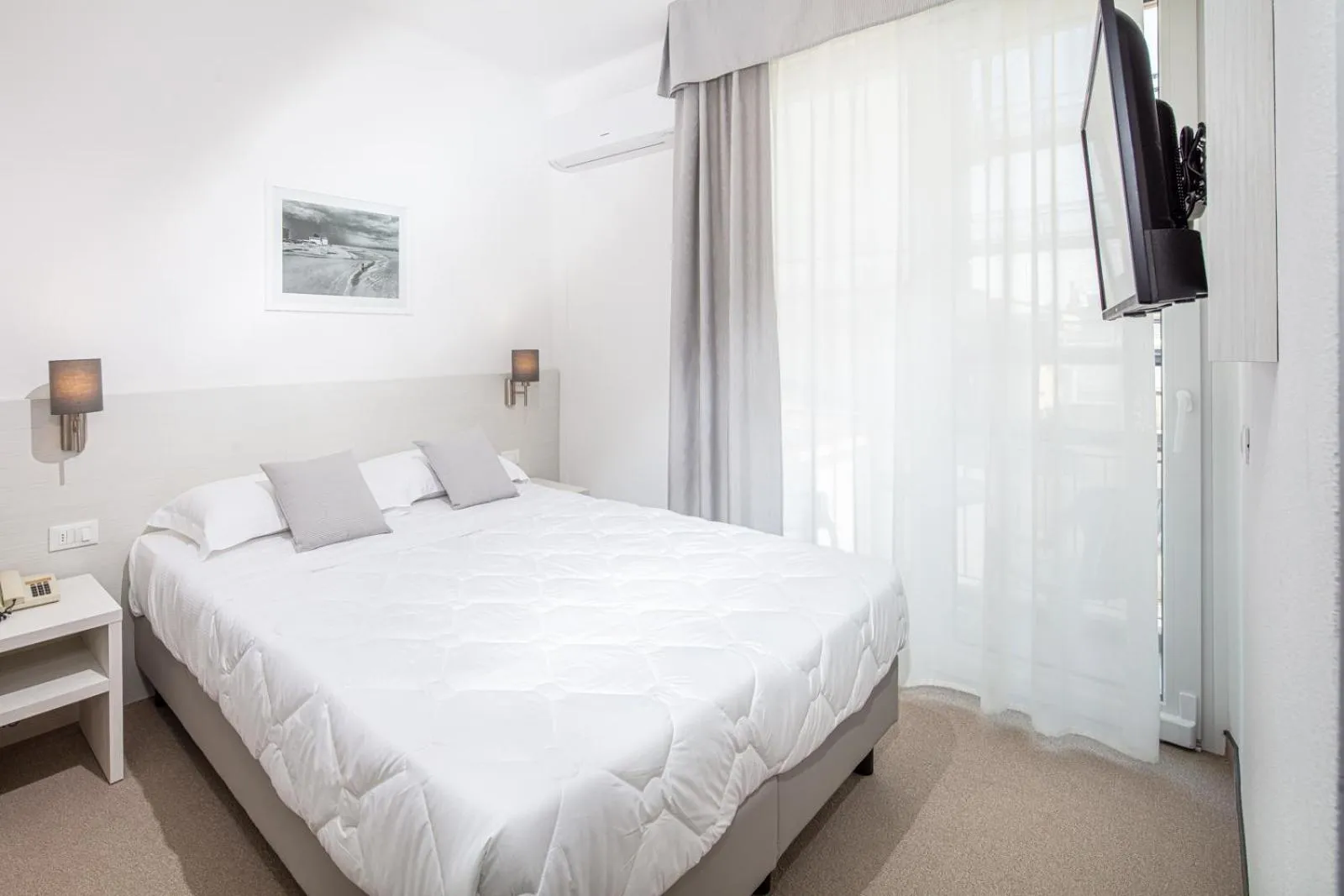 Photo of the whole room, Bed in Hotel Centrale