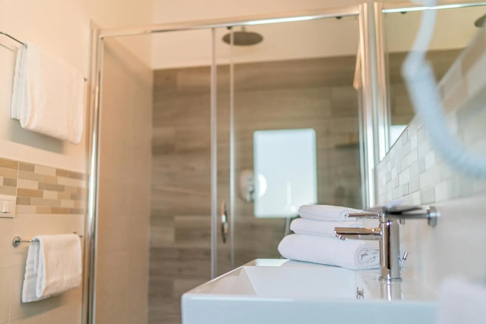 Shower in Hotel Centrale