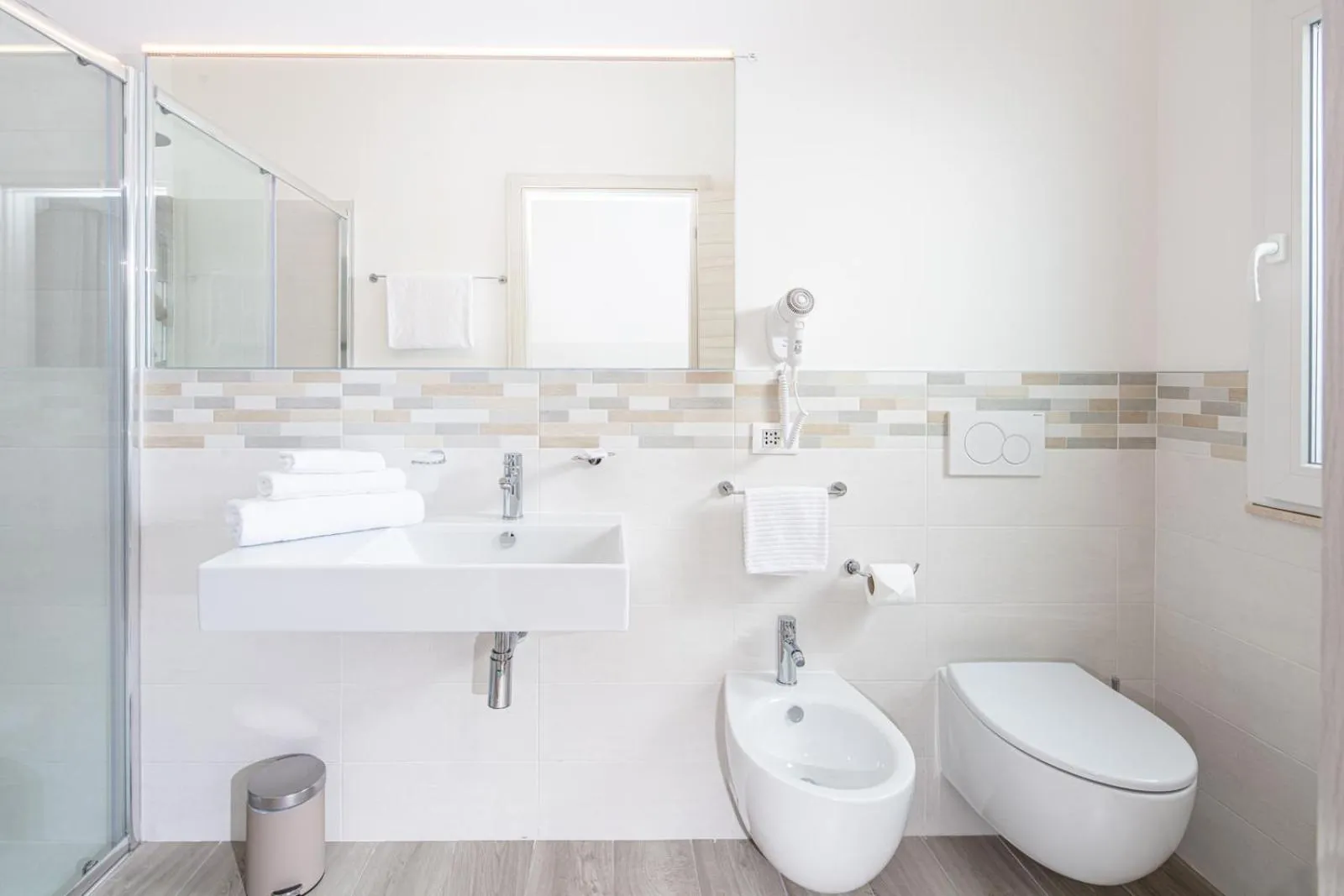 Toilet in Hotel Centrale