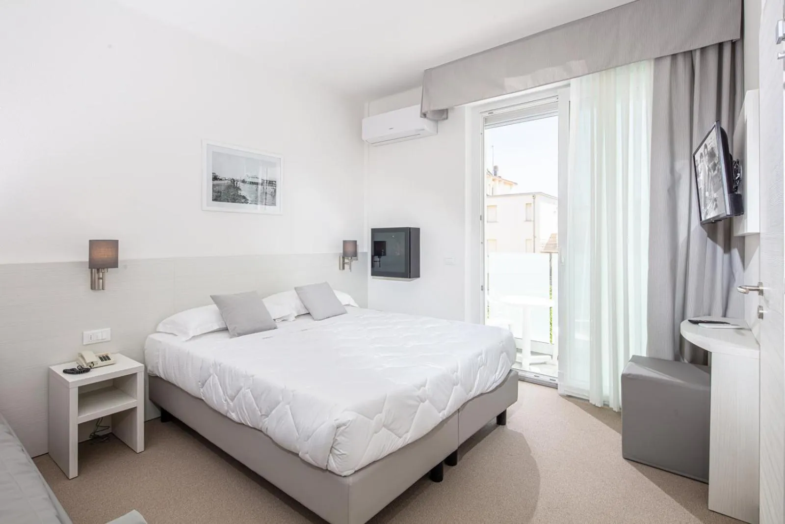 Photo of the whole room, Bed in Hotel Centrale