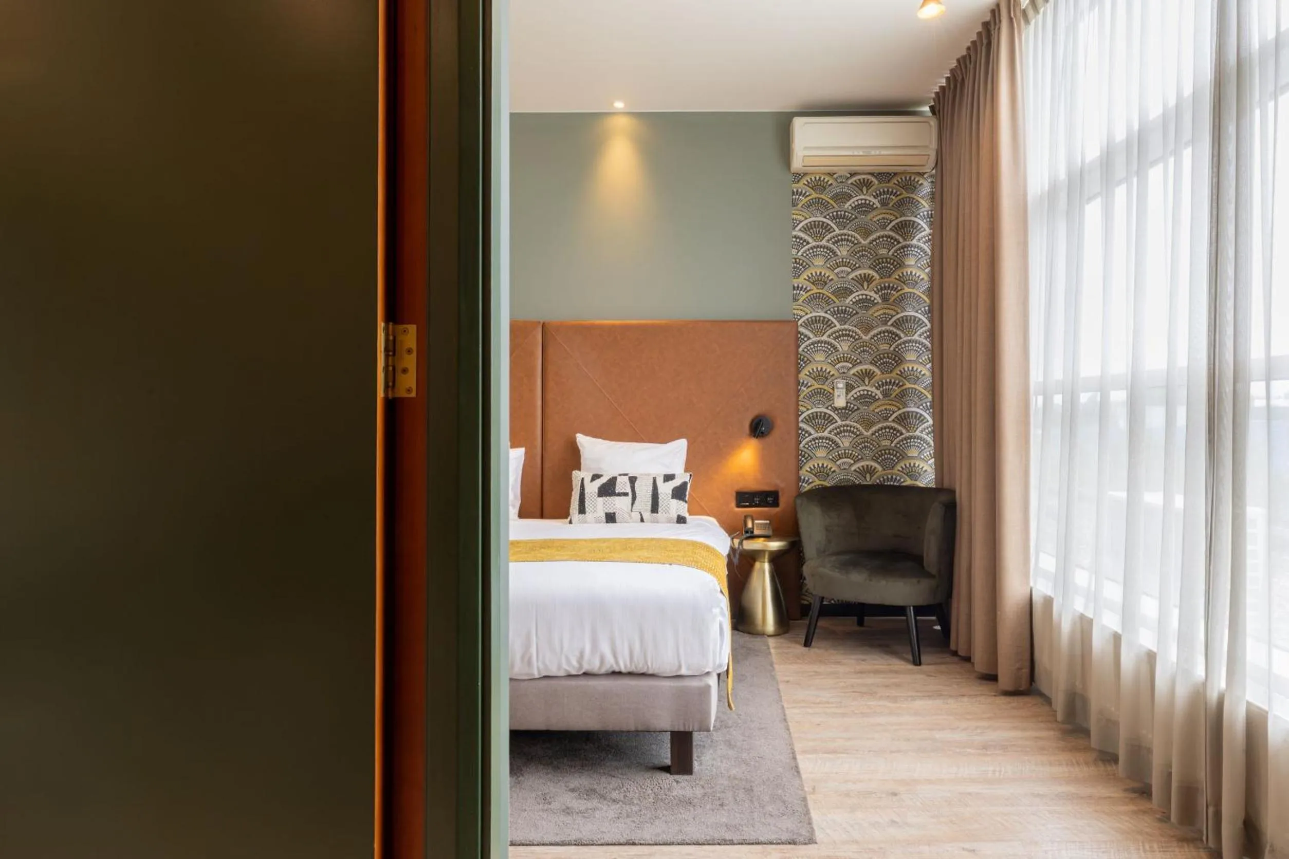 Bed in Shanghai Hotel Holland