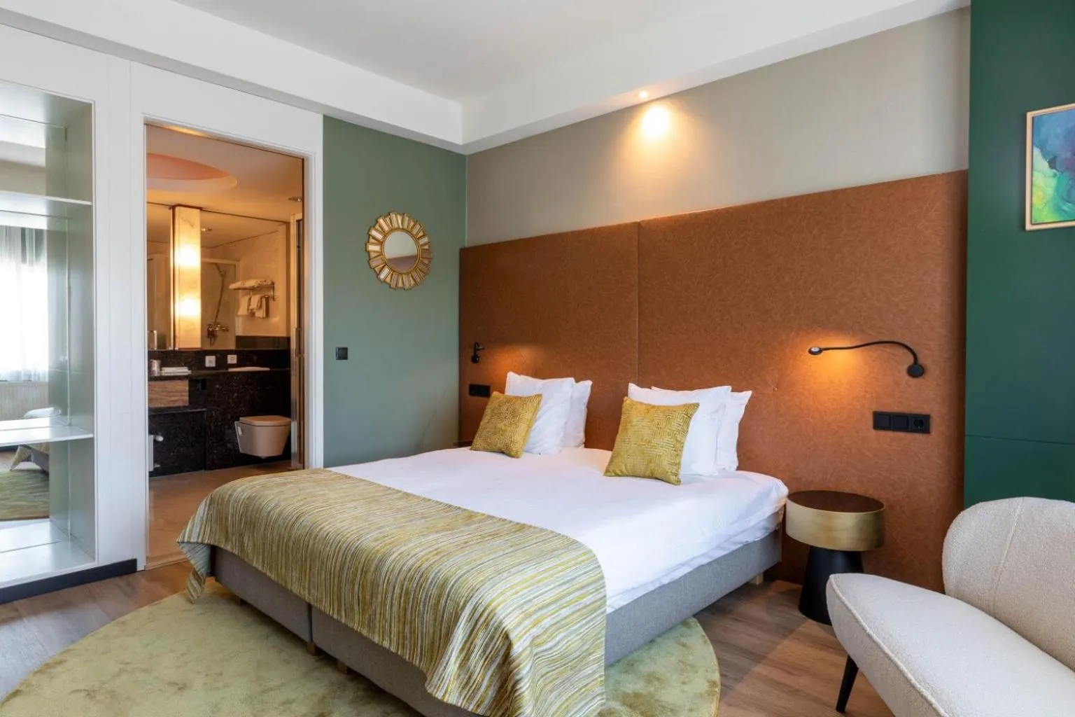 Bed in Shanghai Hotel Holland