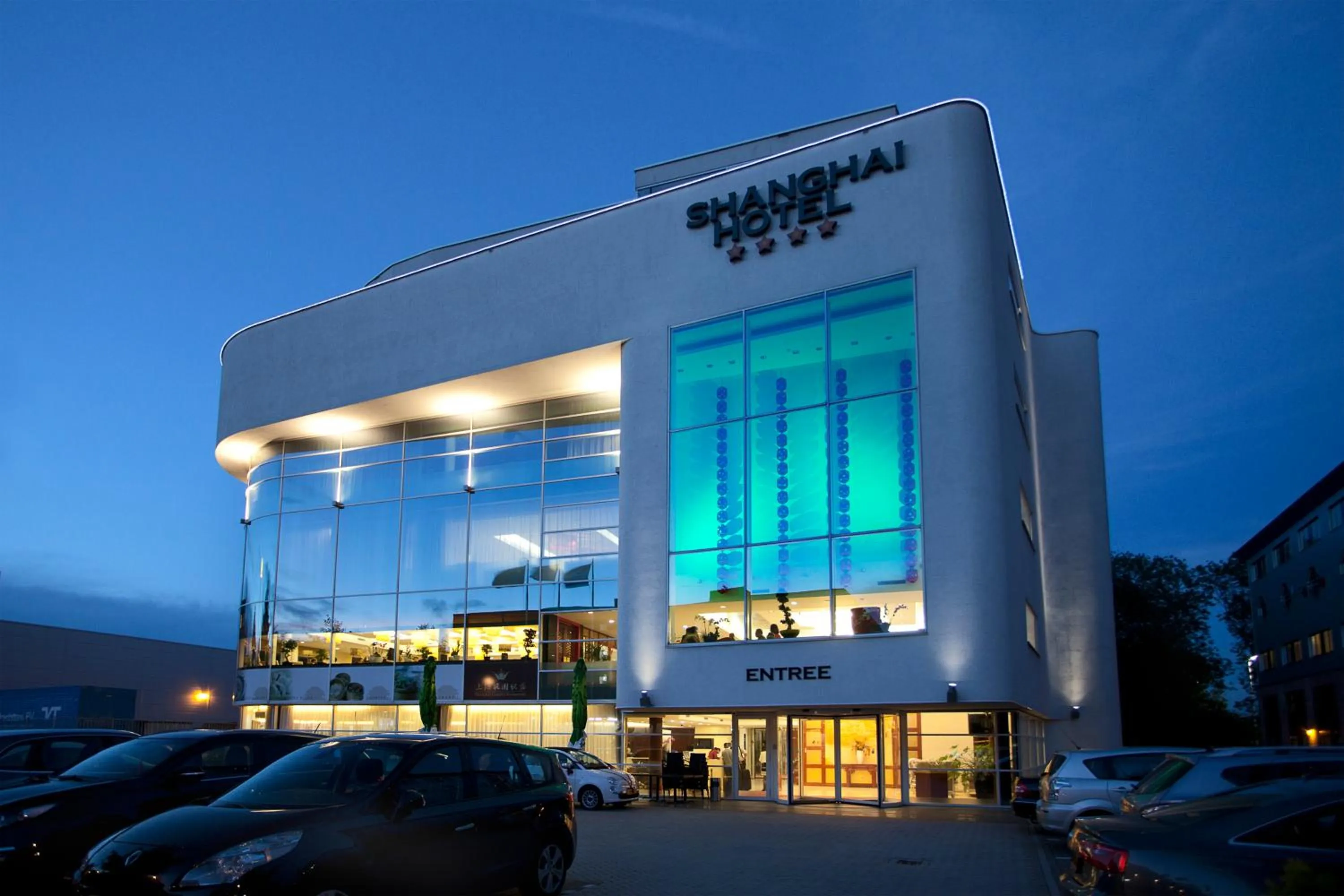 Property building in Shanghai Hotel Holland