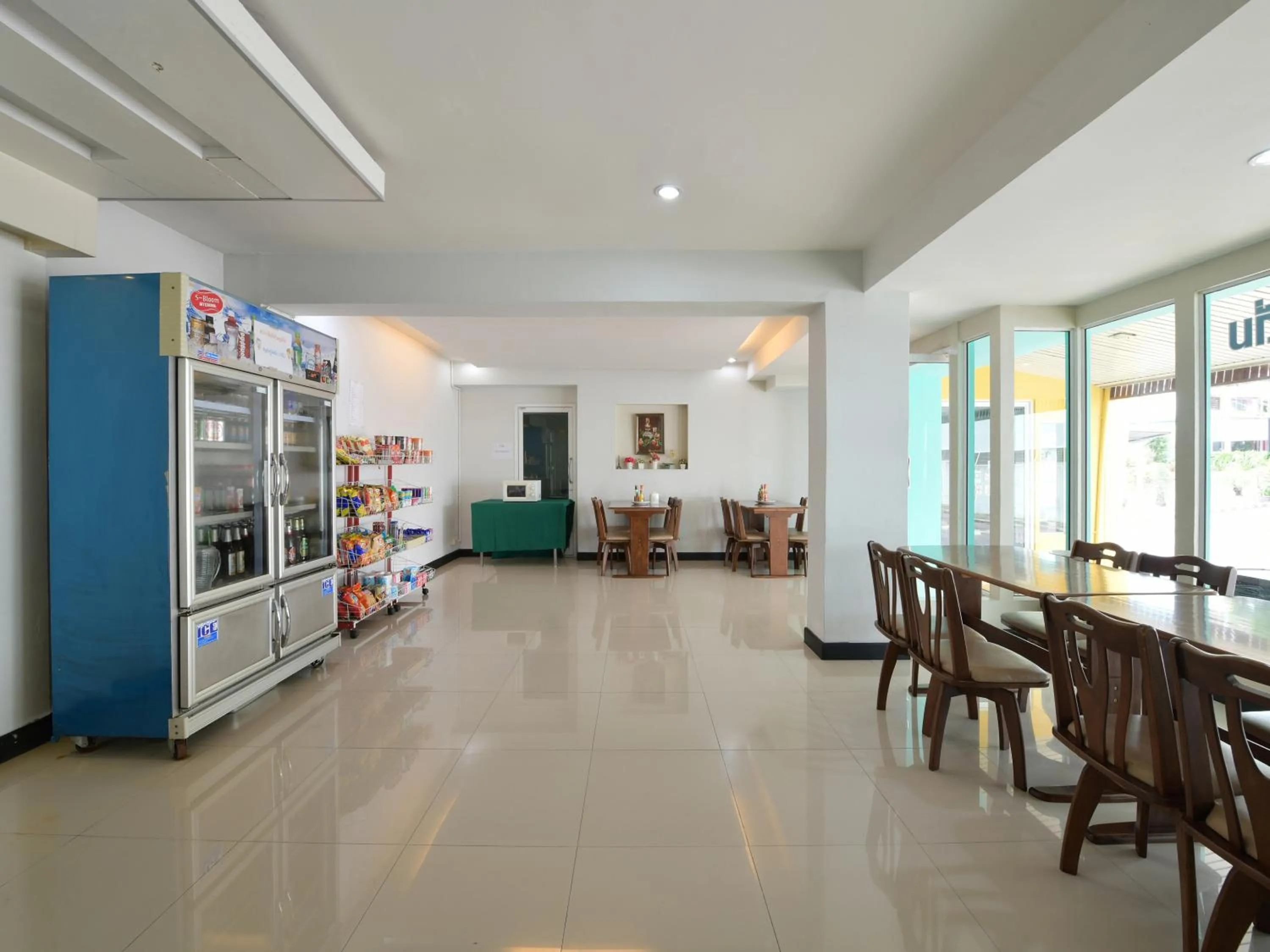 Restaurant/places to eat in DD Residence