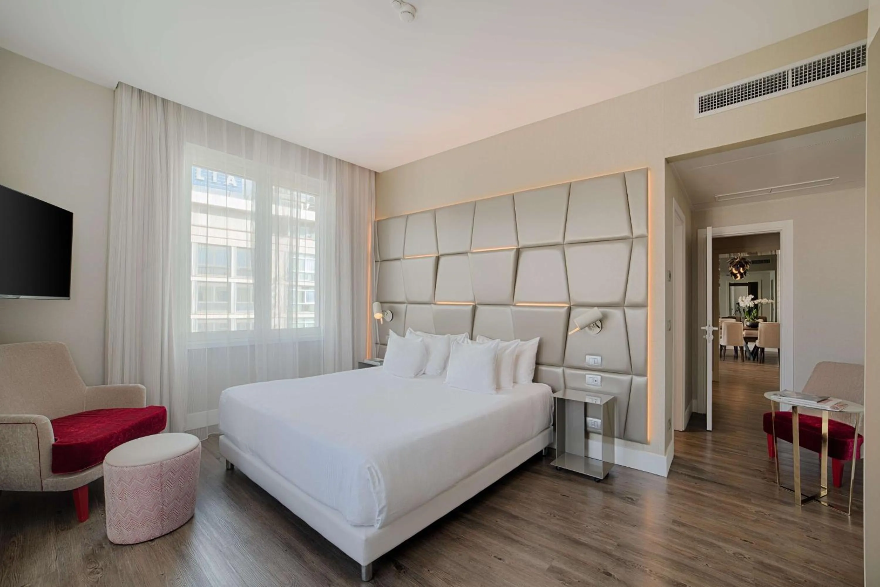 Photo of the whole room, Bed in NH Collection Palazzo Cinquecento