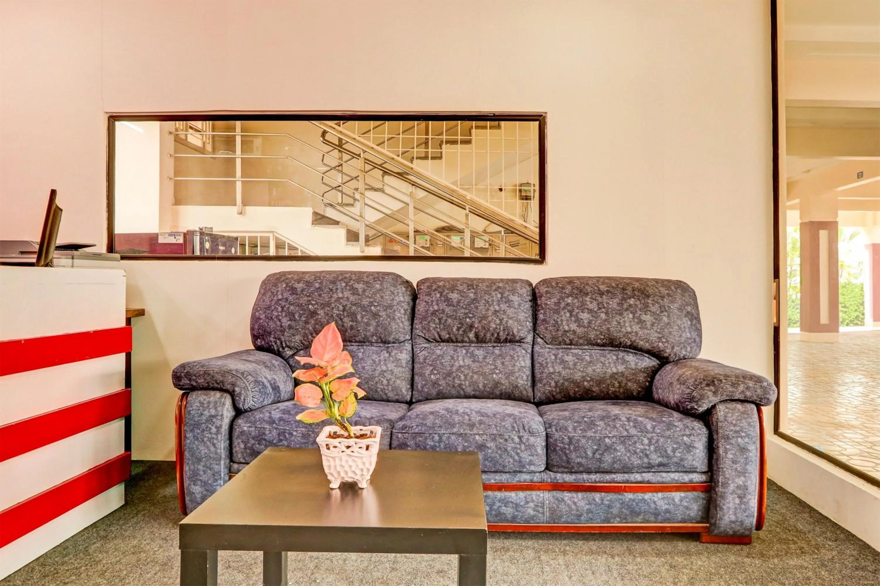 Lobby or reception in Super Collection O Q Suites Madhapur