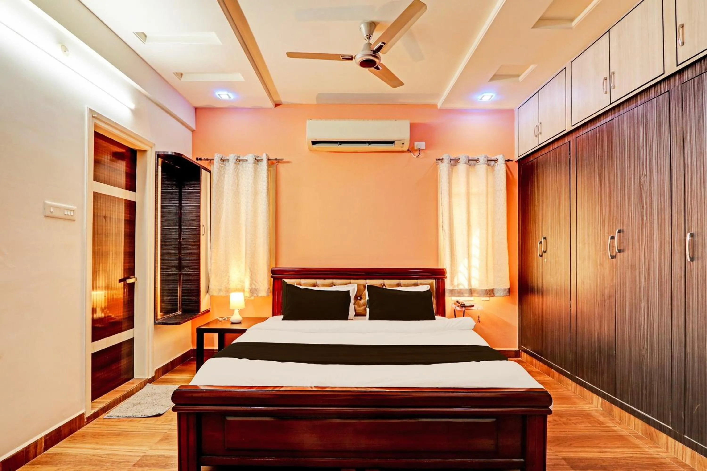 Bedroom, Bed in Super Collection O Q Suites Madhapur