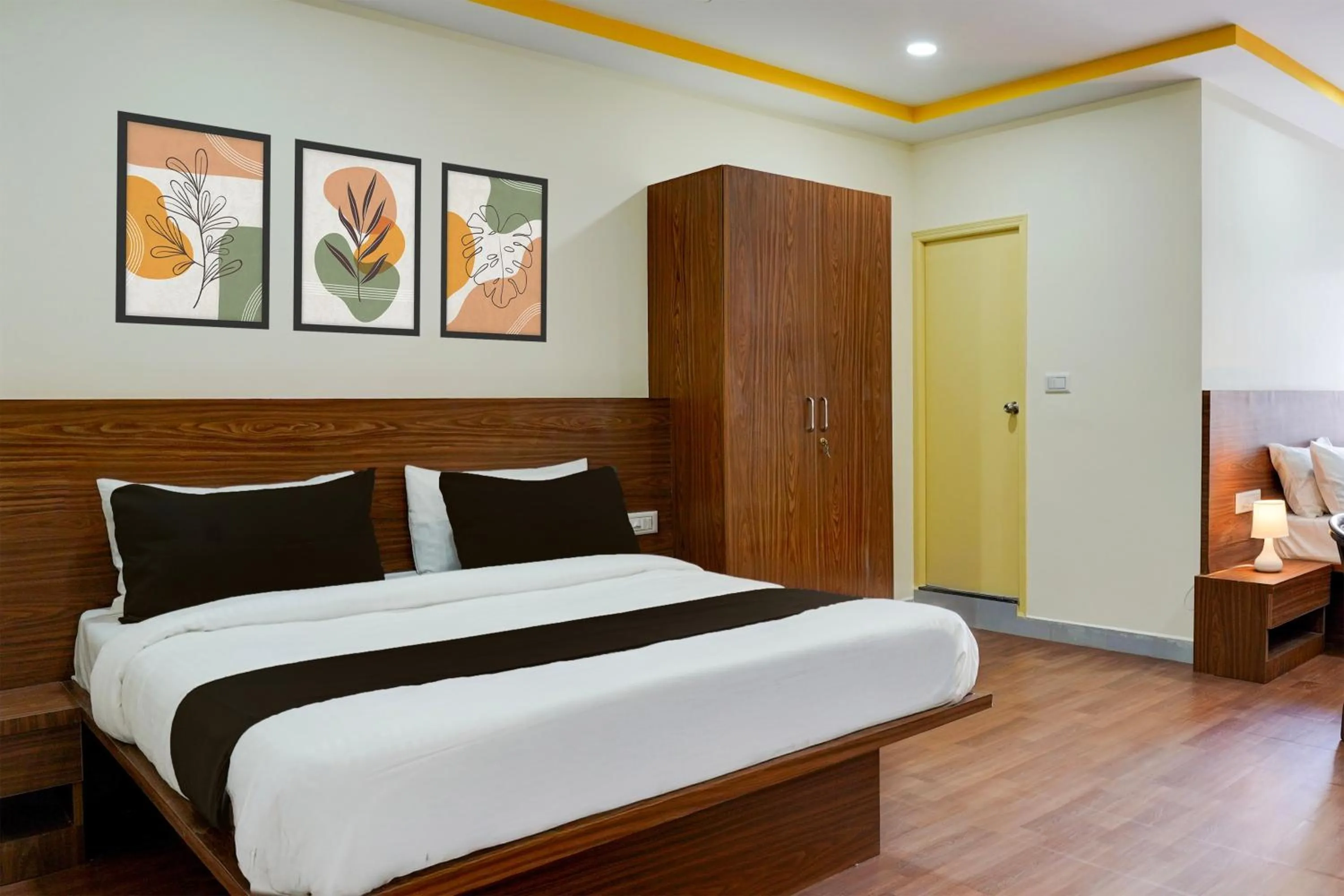 Bedroom, Bed in Hotel O By OYO Shiva's Inn