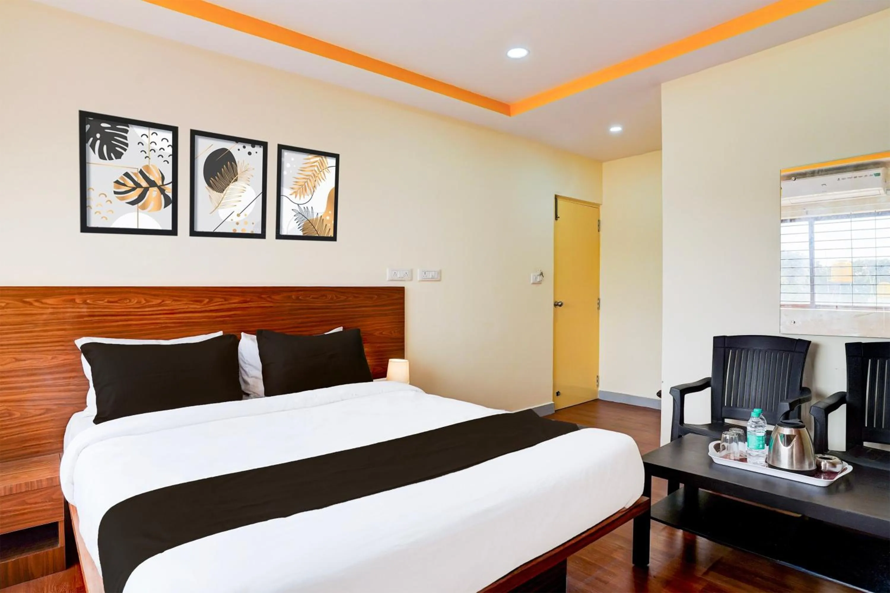 Bedroom in Hotel O By OYO Shiva's Inn