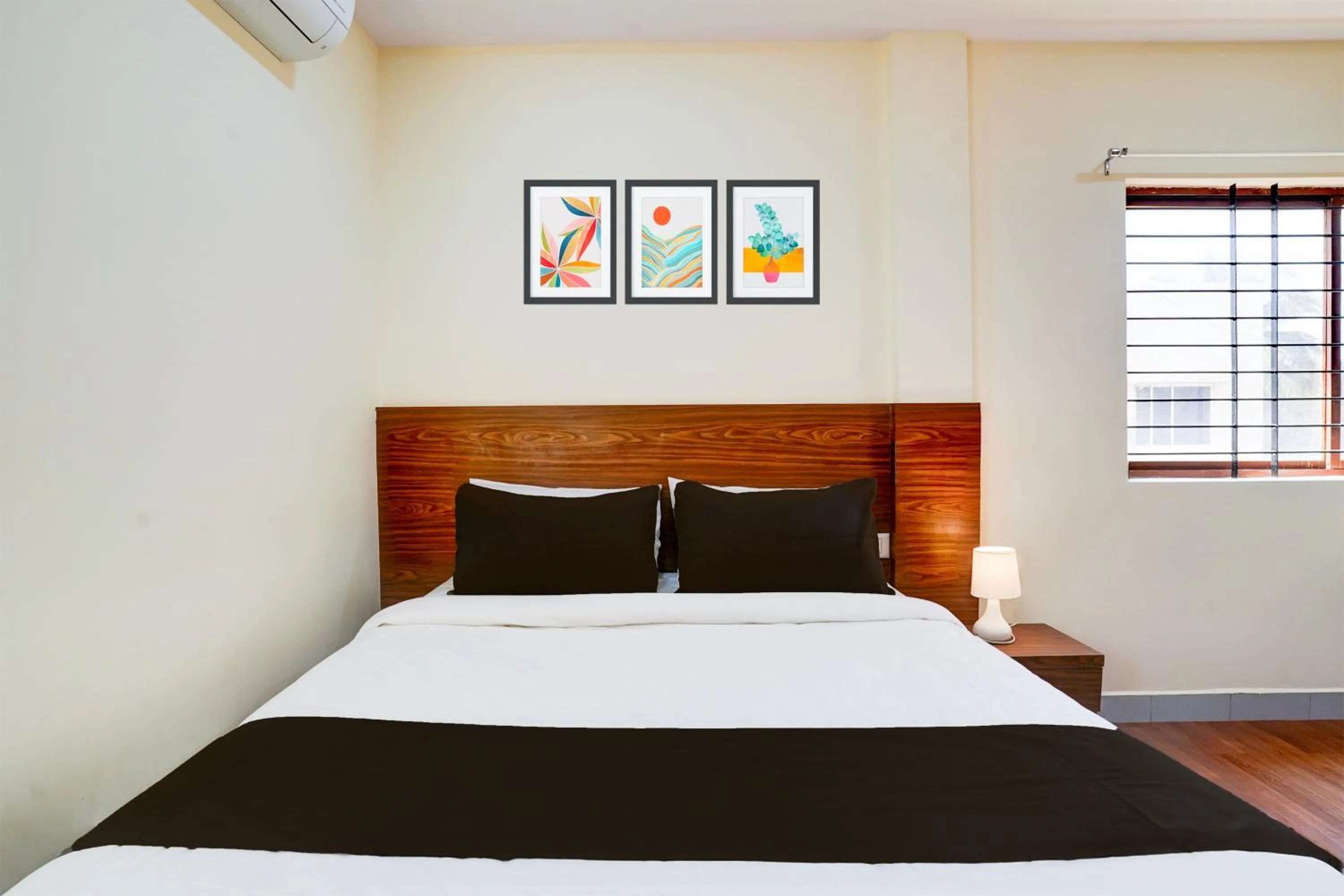 Bedroom in Hotel O By OYO Shiva's Inn
